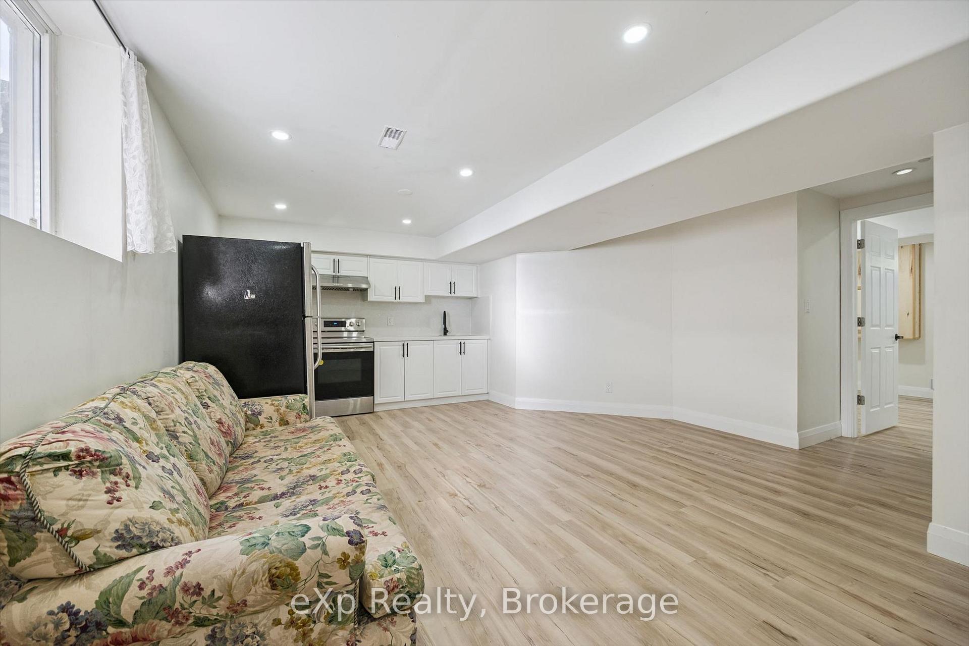 Photo 30 of 148 Clairfields Drive W, Guelph, Clairfields/Hanlon Business Park — HOMEH