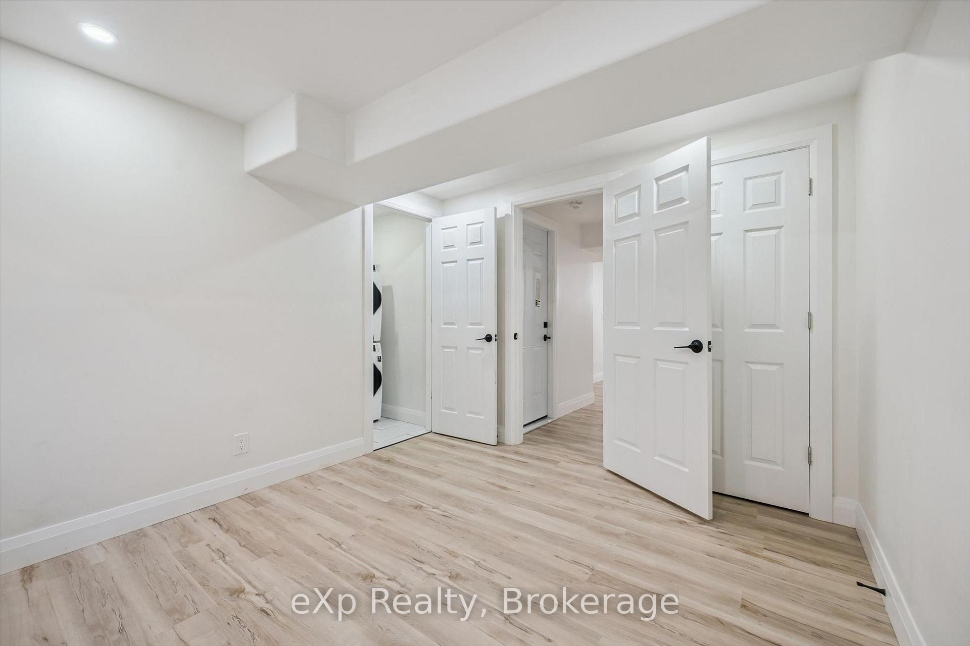 Photo 33 of 148 Clairfields Drive W, Guelph, Clairfields/Hanlon Business Park — HOMEH