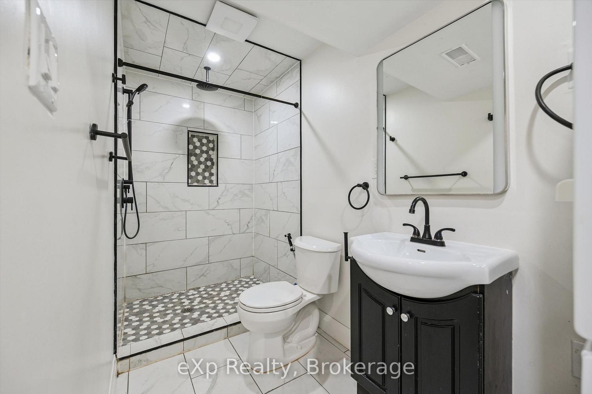 Photo 34 of 148 Clairfields Drive W, Guelph, Clairfields/Hanlon Business Park — HOMEH