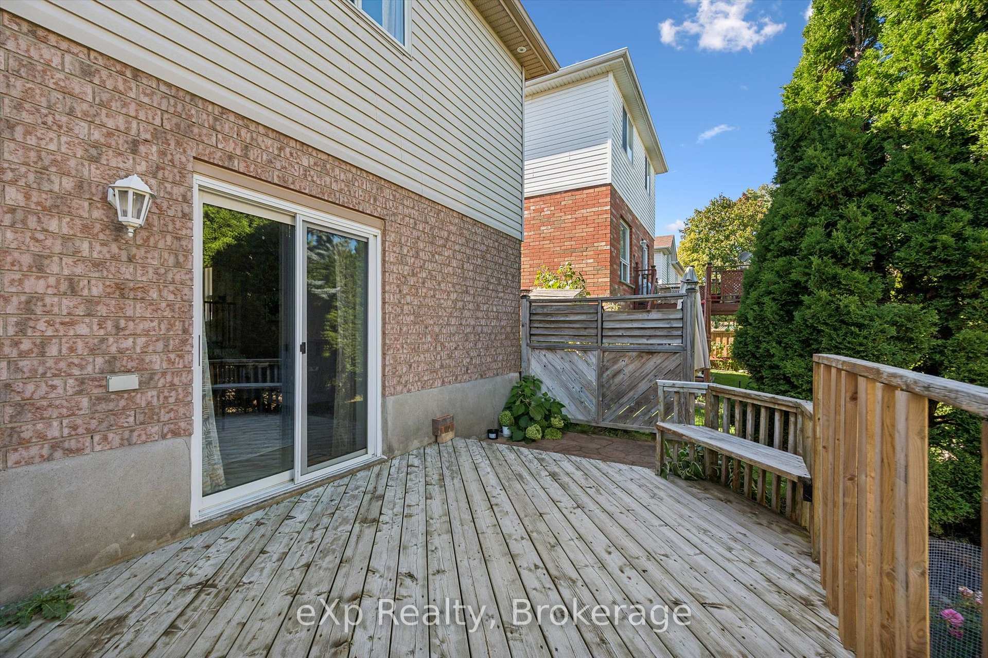 Photo 36 of 148 Clairfields Drive W, Guelph, Clairfields/Hanlon Business Park — HOMEH