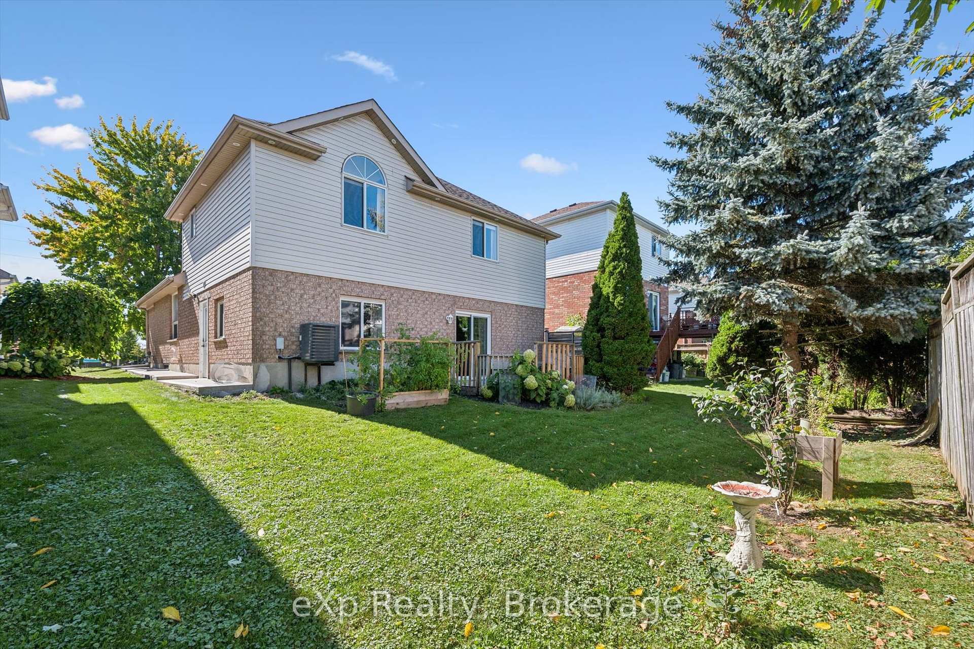 Photo 38 of 148 Clairfields Drive W, Guelph, Clairfields/Hanlon Business Park — HOMEH