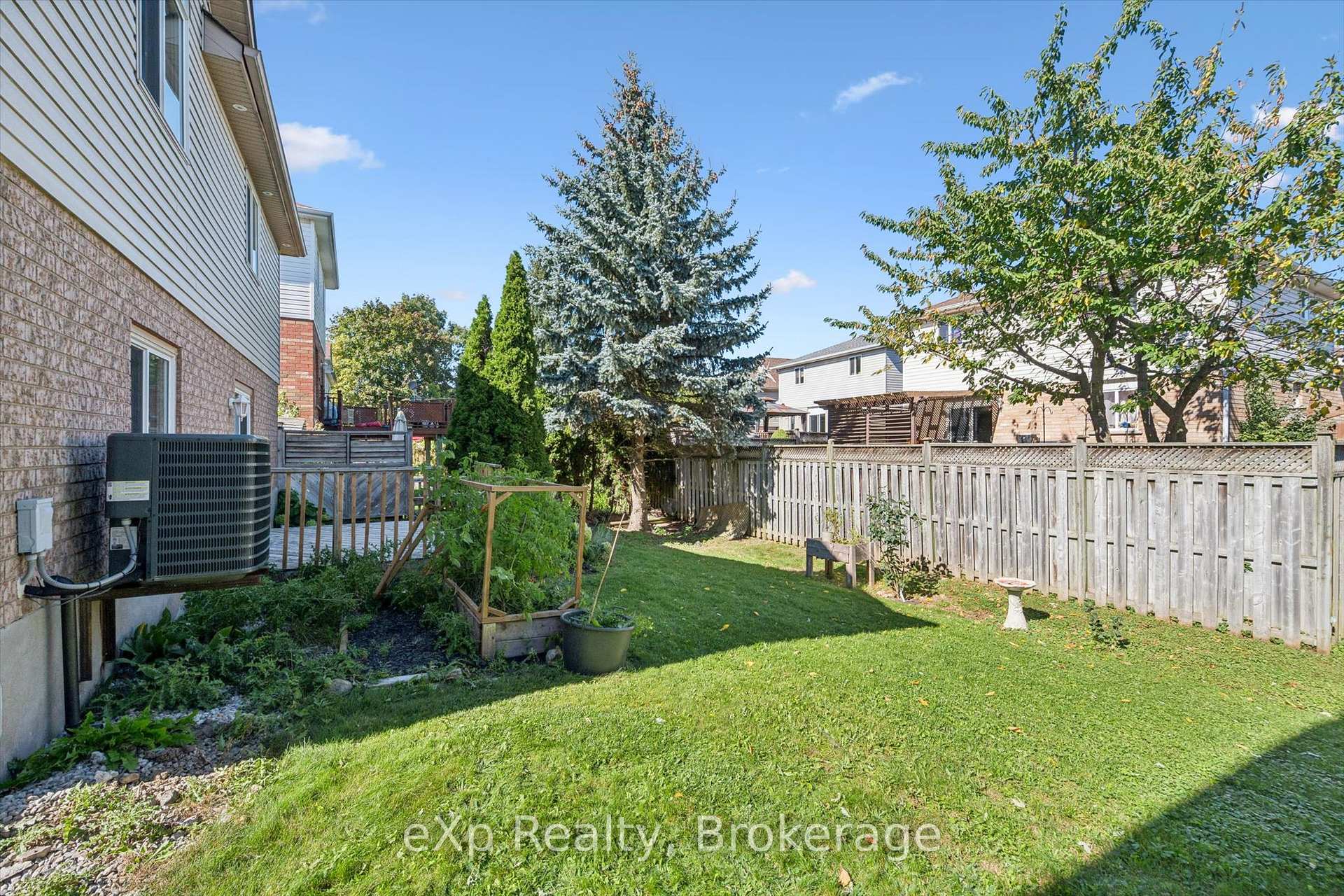 Photo 39 of 148 Clairfields Drive W, Guelph, Clairfields/Hanlon Business Park — HOMEH