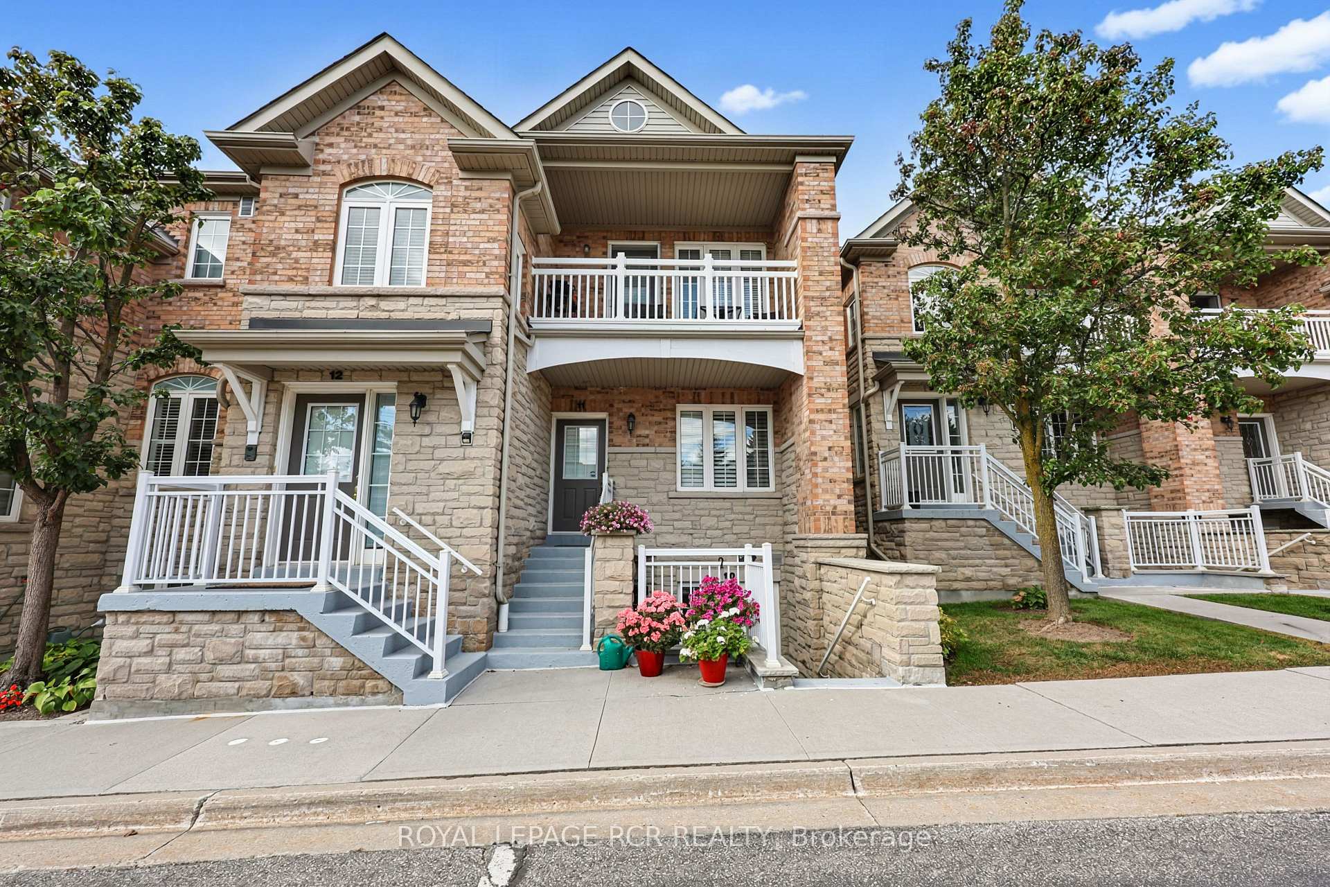 Photo 4 of Unit 11, 520 Silken Laumann Drive, Newmarket, Stonehaven-Wyndham — HOMEH