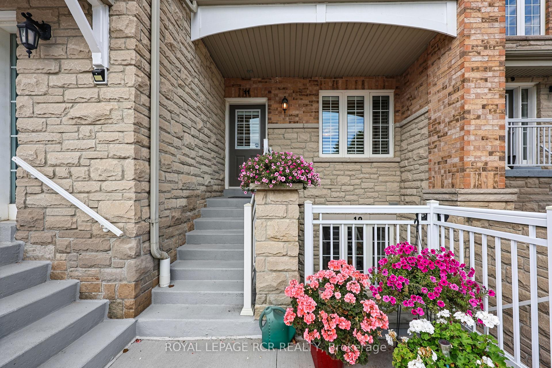 Photo 6 of Unit 11, 520 Silken Laumann Drive, Newmarket, Stonehaven-Wyndham — HOMEH