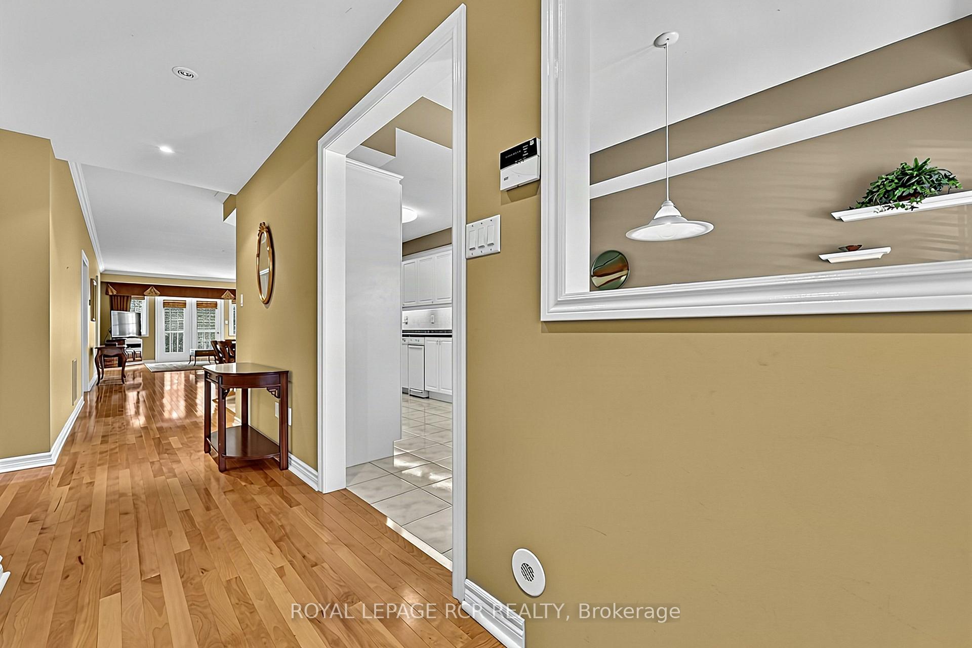 Photo 13 of Unit 11, 520 Silken Laumann Drive, Newmarket, Stonehaven-Wyndham — HOMEH
