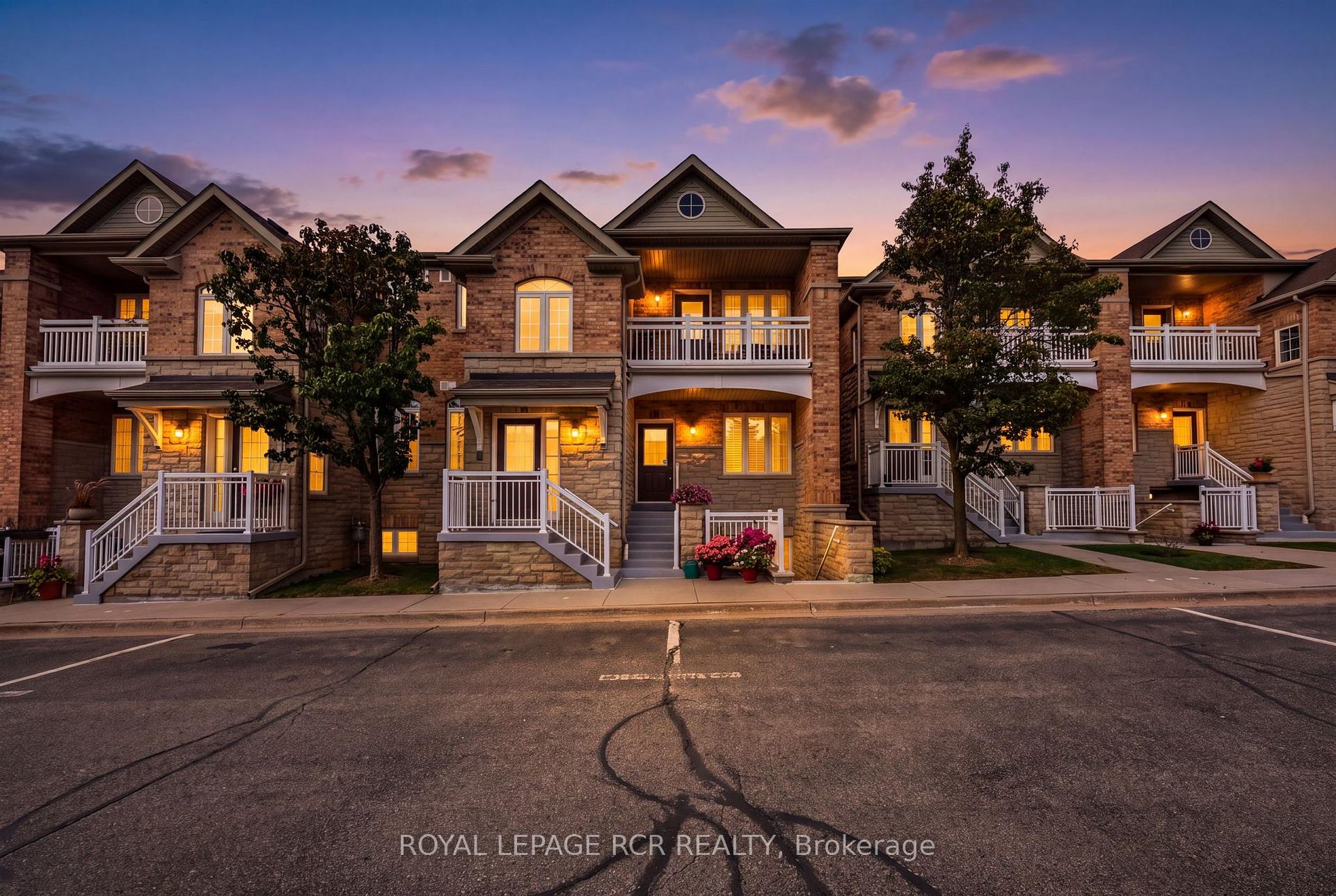 Photo 2 of Unit 11, 520 Silken Laumann Drive, Newmarket, Stonehaven-Wyndham — HOMEH