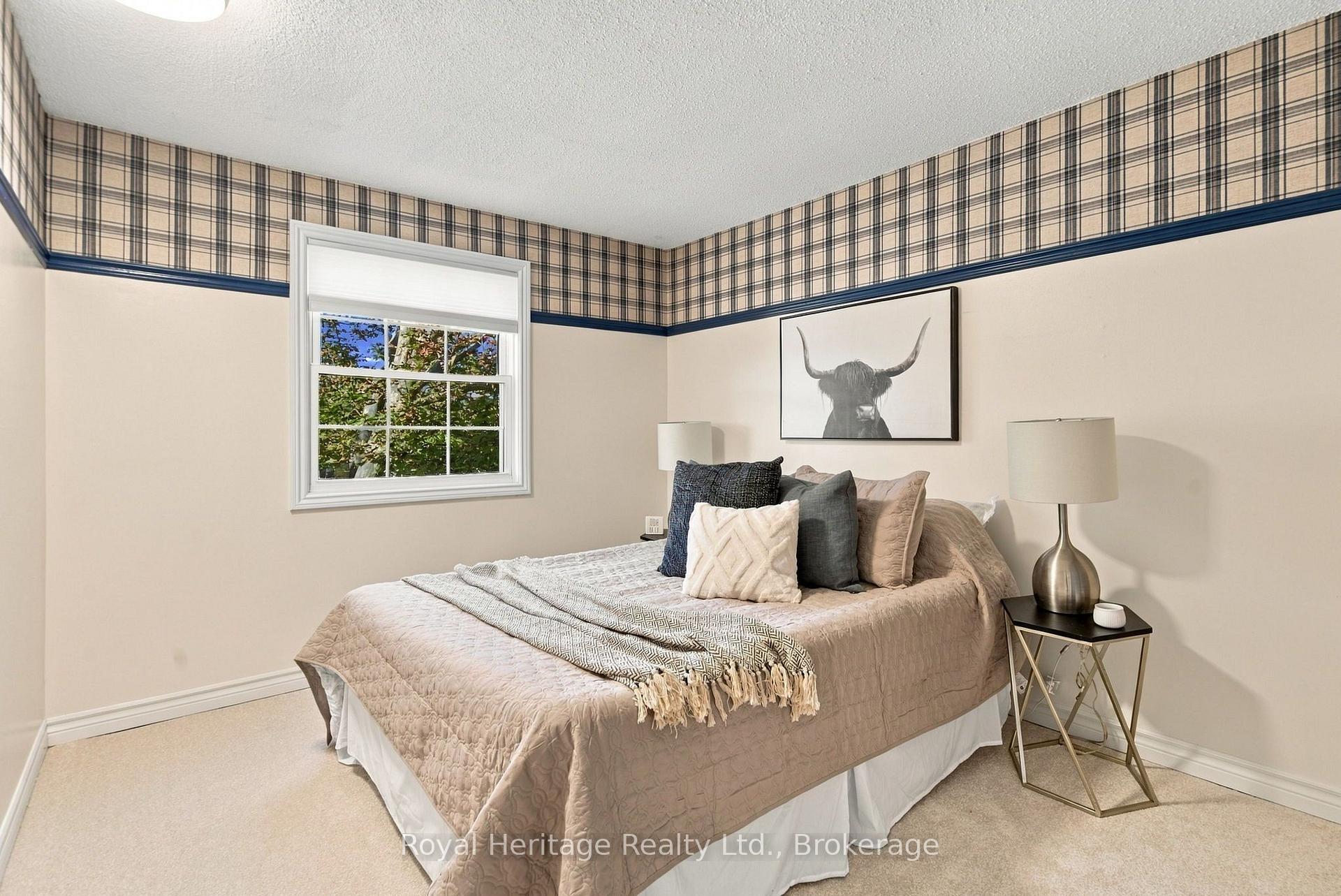 Photo 16 of 814 Cavan Court, Oshawa, Vanier — HOMEH
