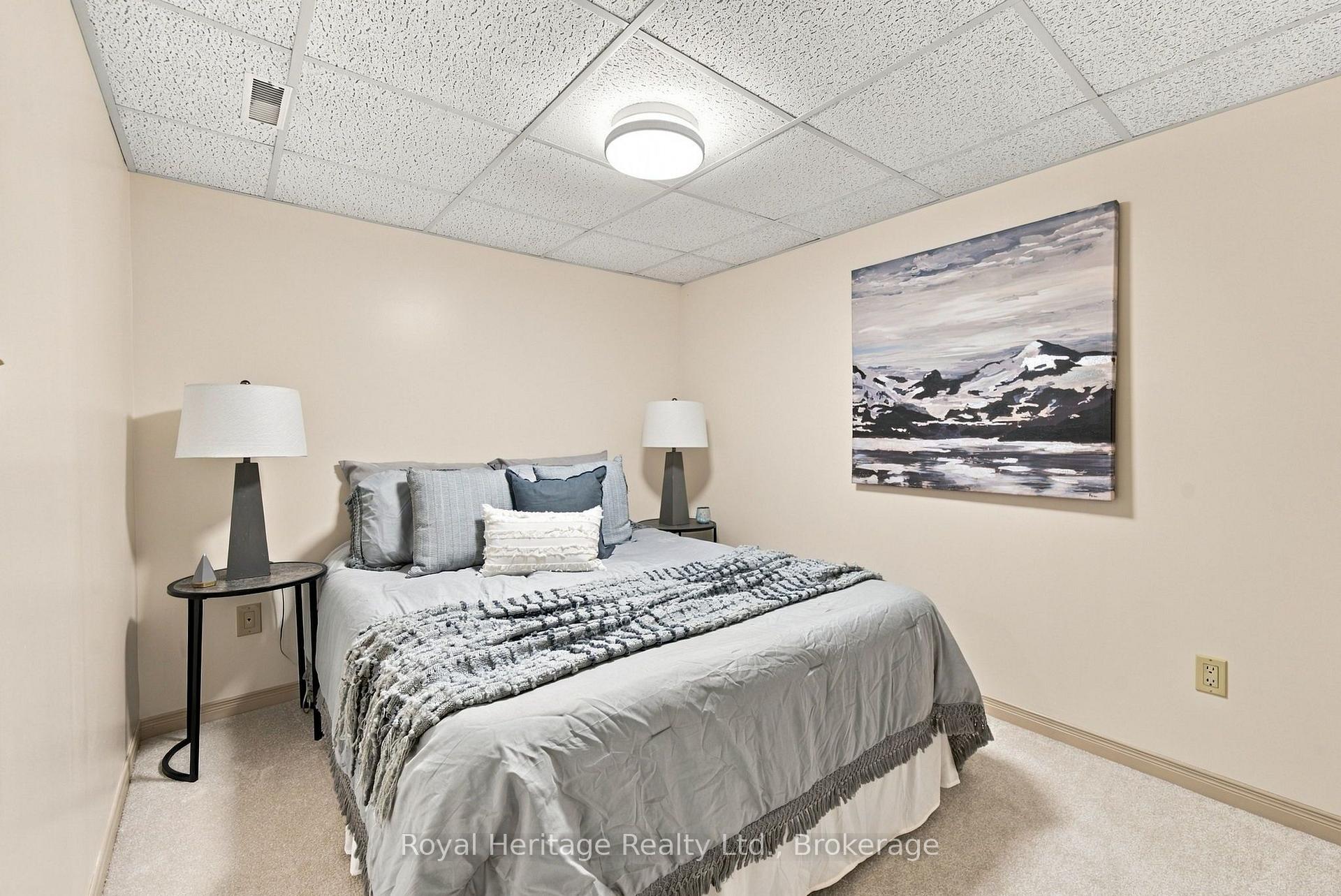 Photo 25 of 814 Cavan Court, Oshawa, Vanier — HOMEH