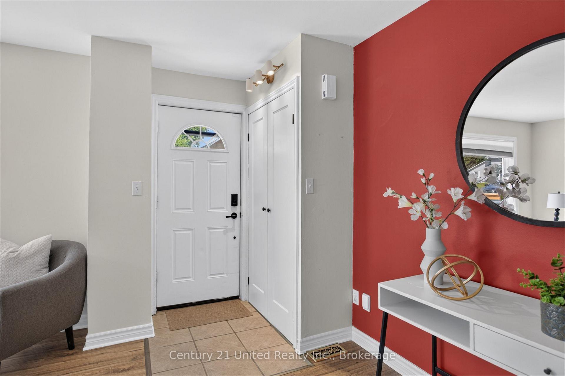 Photo 6 of 4 Bertie Street, Kawartha Lakes, Lindsay — HOMEH