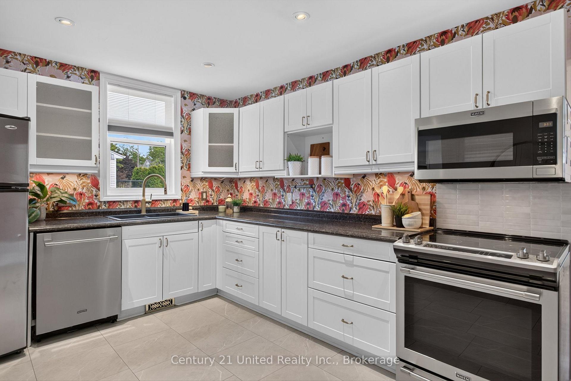 Photo 10 of 4 Bertie Street, Kawartha Lakes, Lindsay — HOMEH