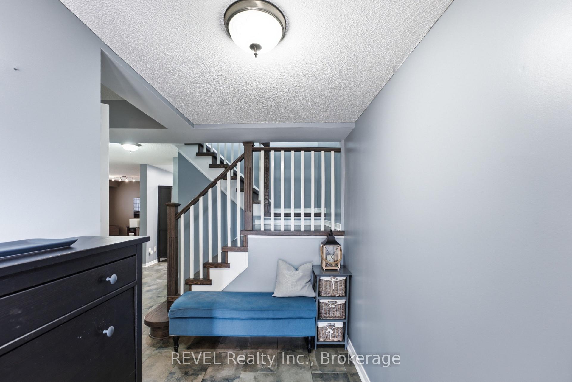 Photo 4 of 20 Hayloft Court, Brampton, Fletcher's Creek Village — HOMEH
