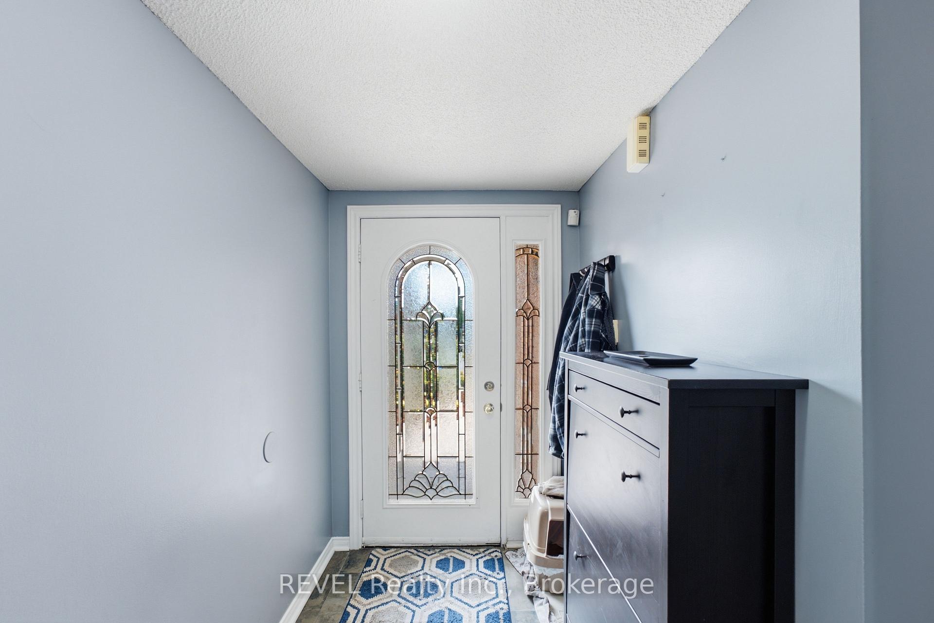 Photo 5 of 20 Hayloft Court, Brampton, Fletcher's Creek Village — HOMEH