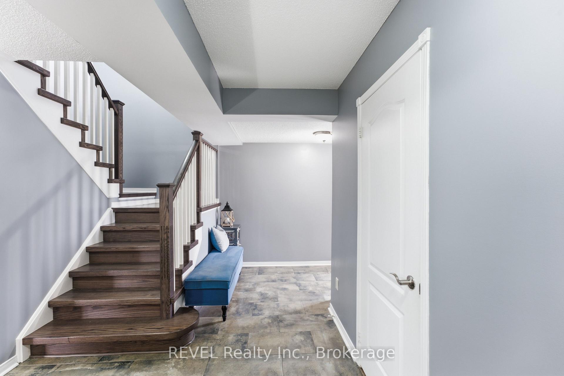Photo 6 of 20 Hayloft Court, Brampton, Fletcher's Creek Village — HOMEH