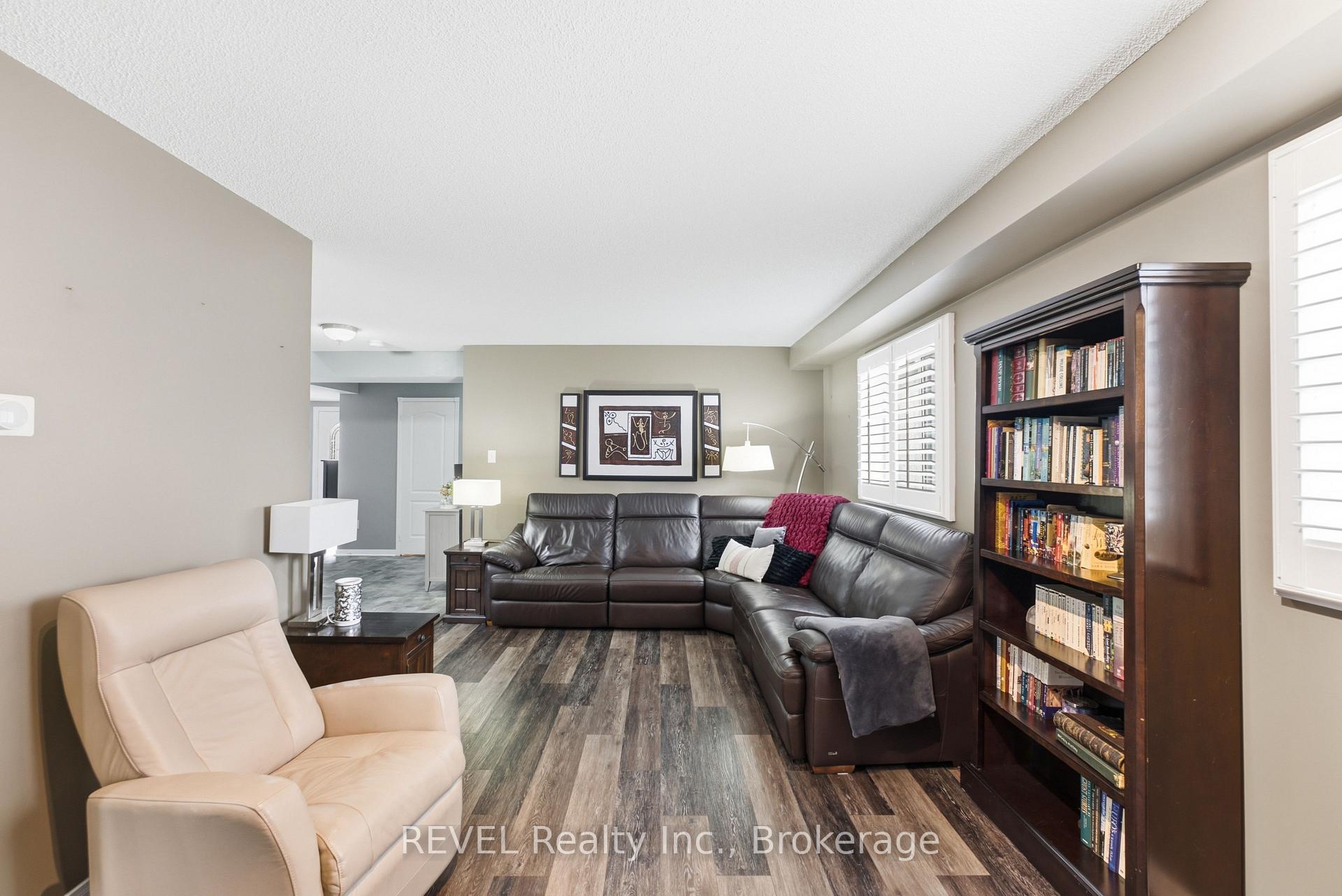 Photo 9 of 20 Hayloft Court, Brampton, Fletcher's Creek Village — HOMEH