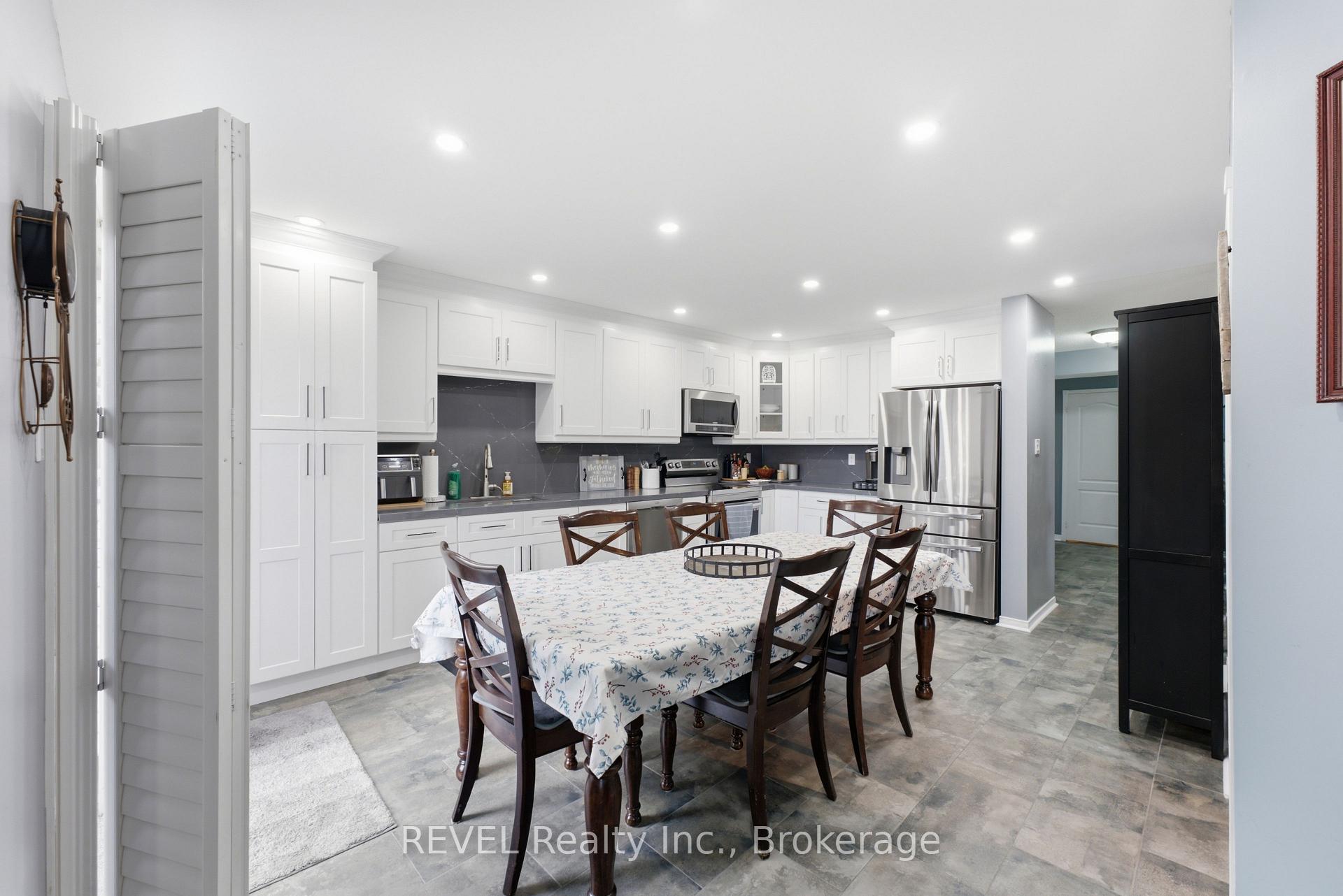Photo 10 of 20 Hayloft Court, Brampton, Fletcher's Creek Village — HOMEH