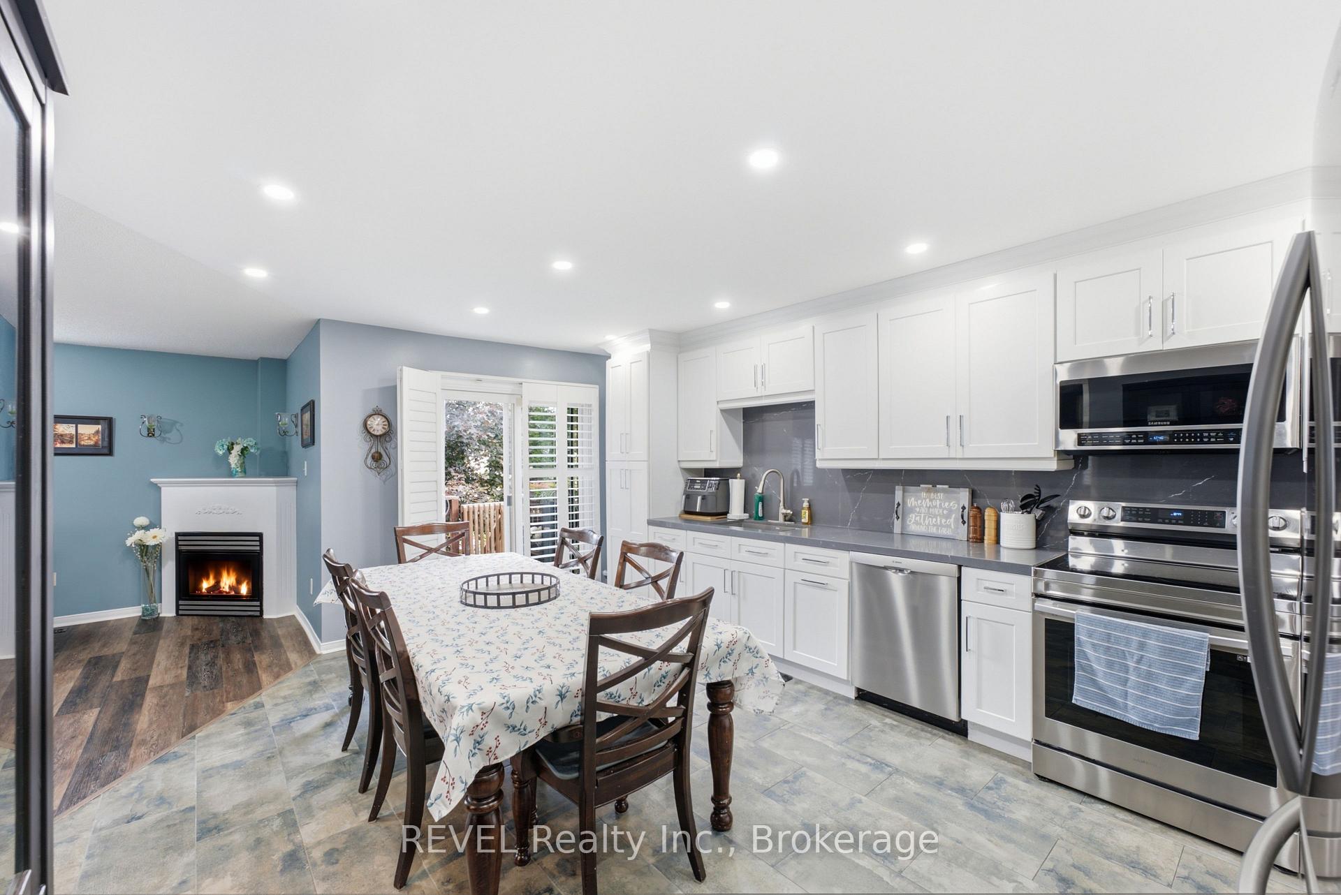 Photo 12 of 20 Hayloft Court, Brampton, Fletcher's Creek Village — HOMEH