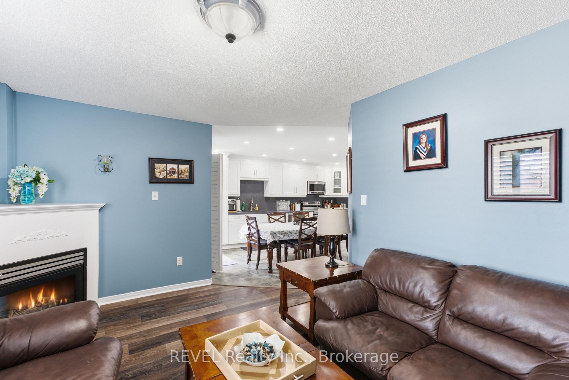 Photo 15 of 20 Hayloft Court, Brampton, Fletcher's Creek Village — HOMEH