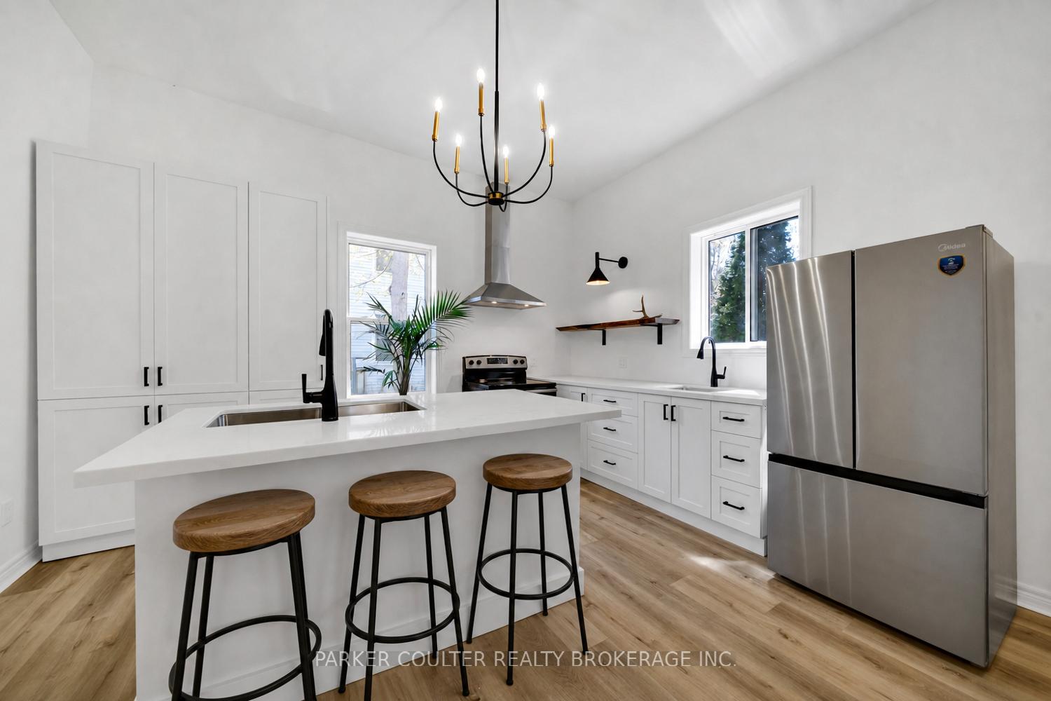 Photo 4 of 176 Sixth Street, Collingwood — HOMEH