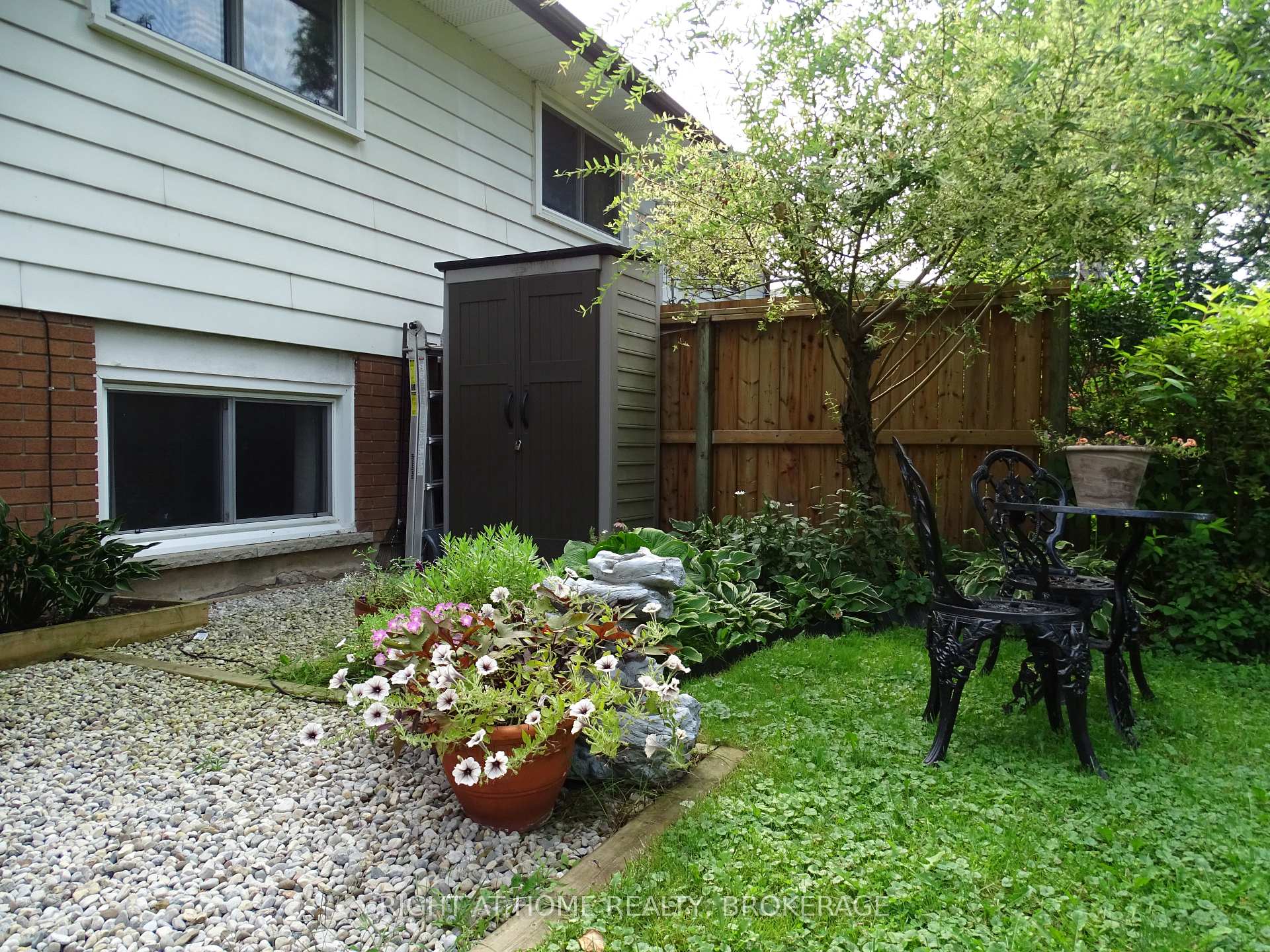 Photo 6 of 6763 Wilinger Street, Niagara Falls, Stamford — HOMEH