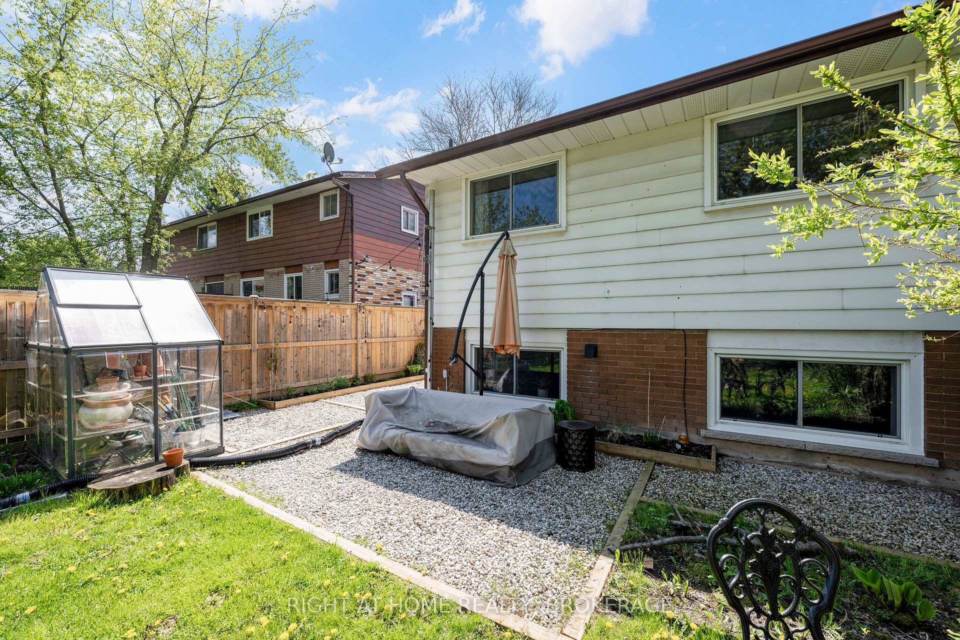Photo 8 of 6763 Wilinger Street, Niagara Falls, Stamford — HOMEH