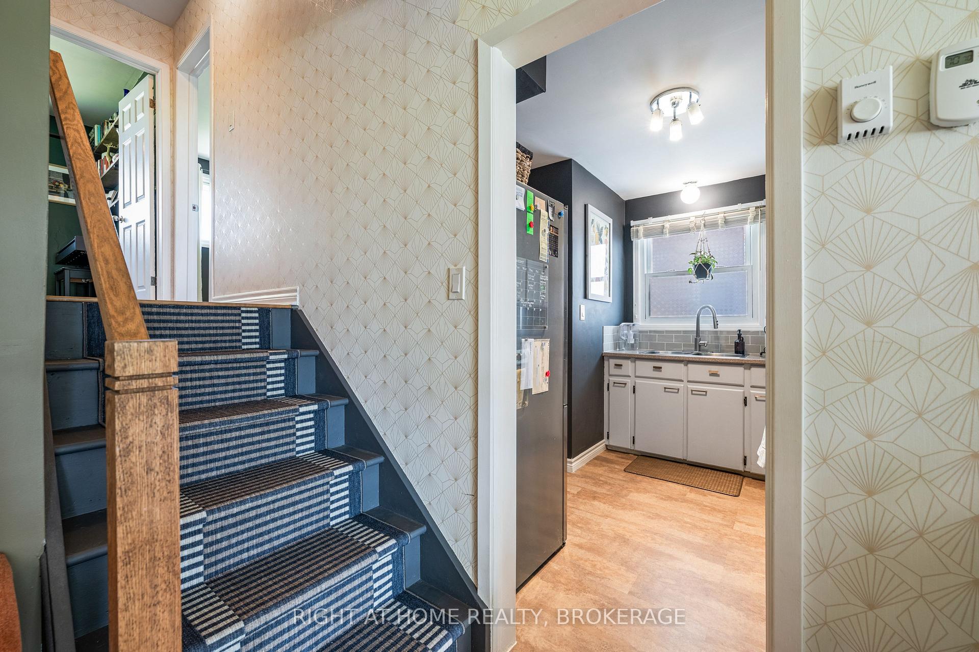 Photo 15 of 6763 Wilinger Street, Niagara Falls, Stamford — HOMEH