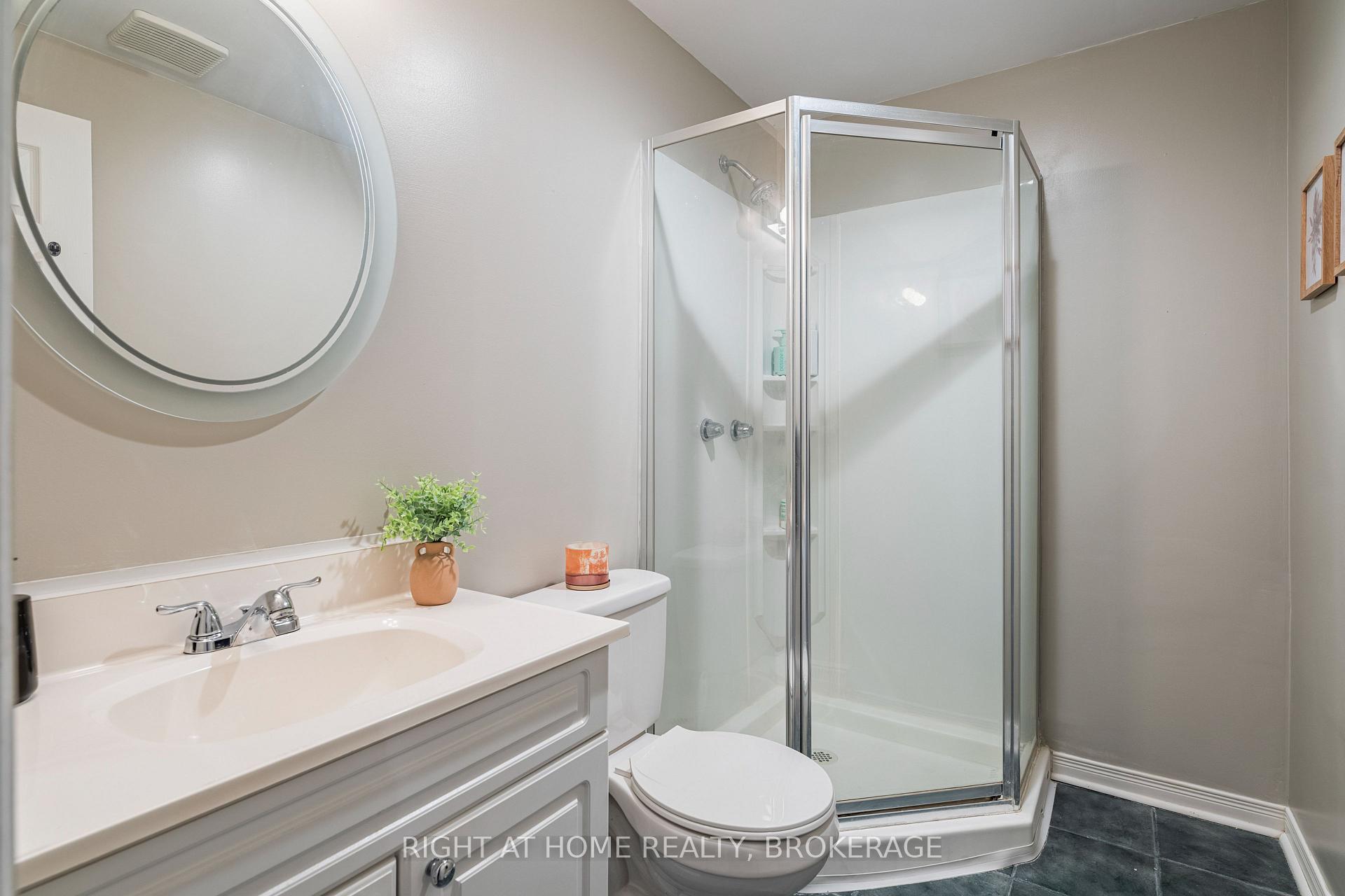 Photo 31 of 6763 Wilinger Street, Niagara Falls, Stamford — HOMEH