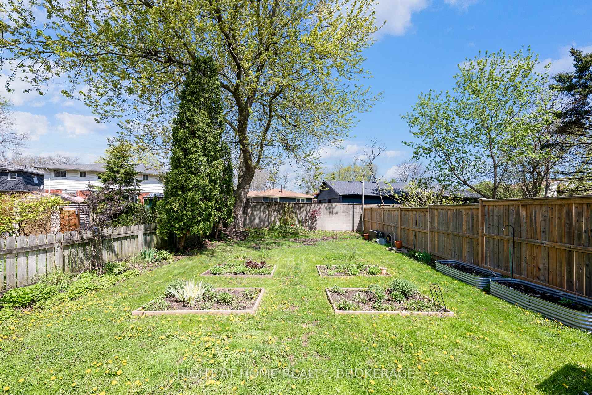 Photo 35 of 6763 Wilinger Street, Niagara Falls, Stamford — HOMEH