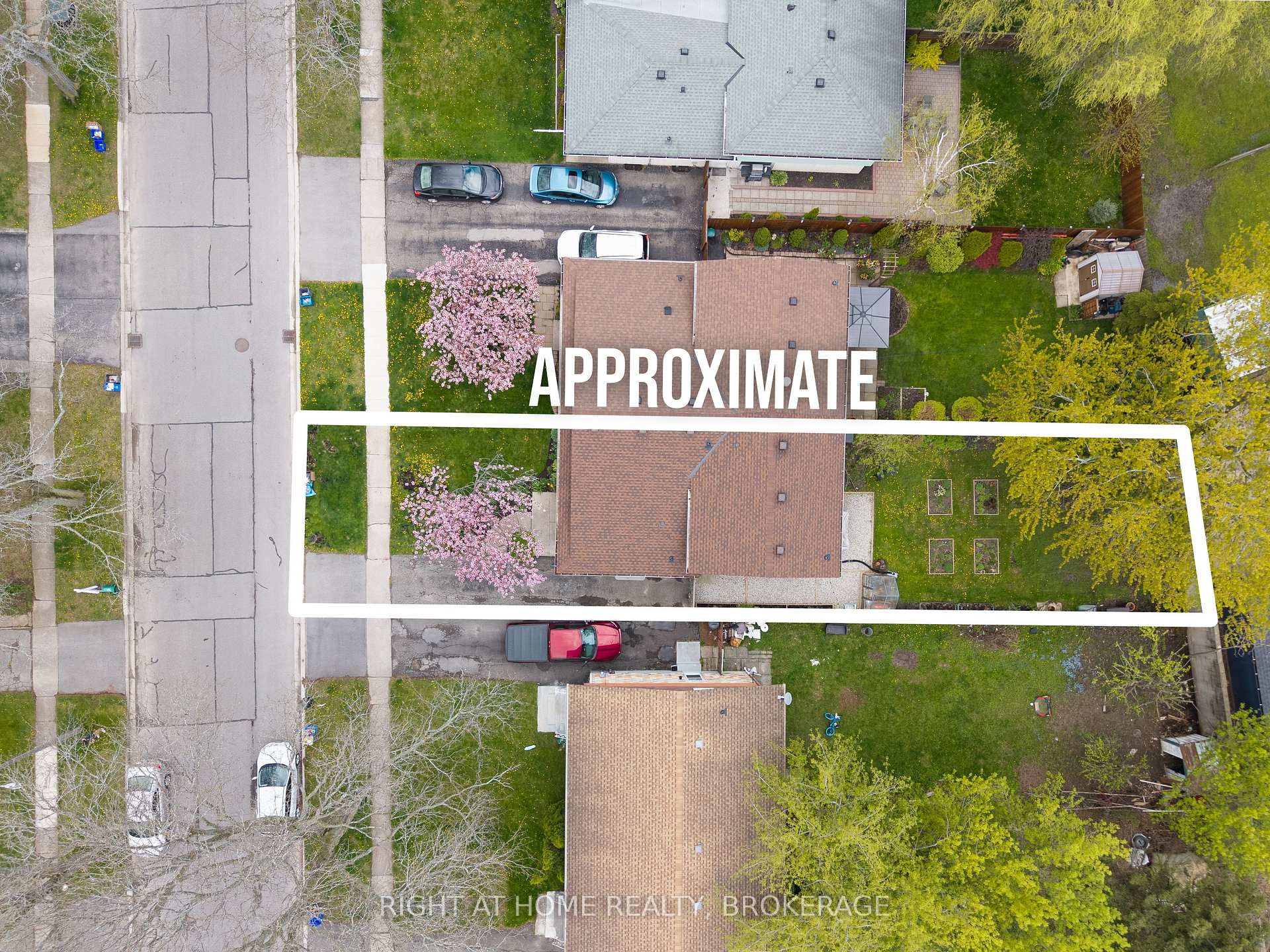 Photo 36 of 6763 Wilinger Street, Niagara Falls, Stamford — HOMEH