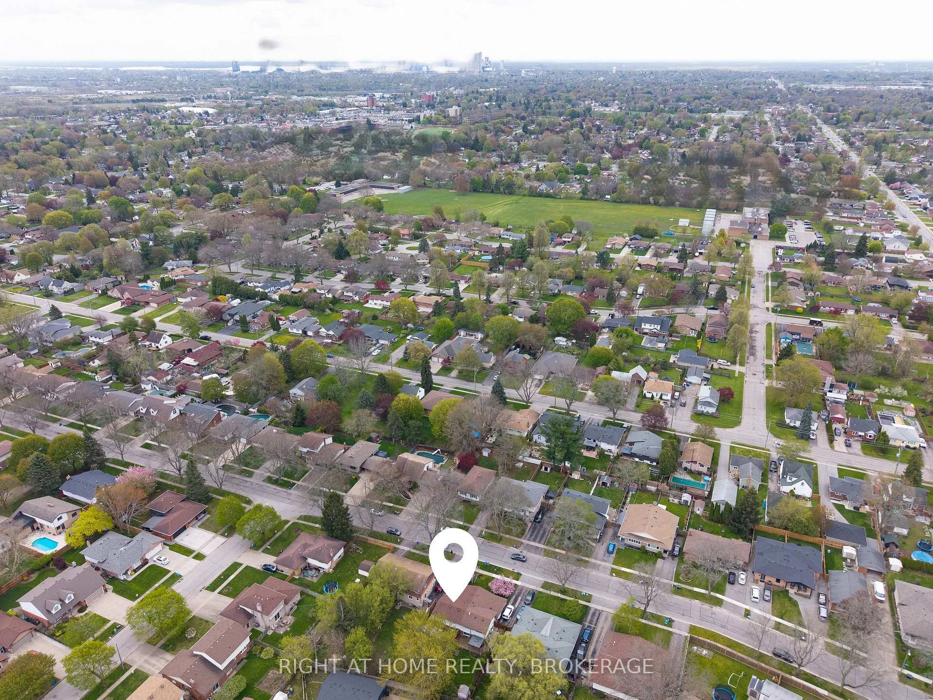 Photo 42 of 6763 Wilinger Street, Niagara Falls, Stamford — HOMEH