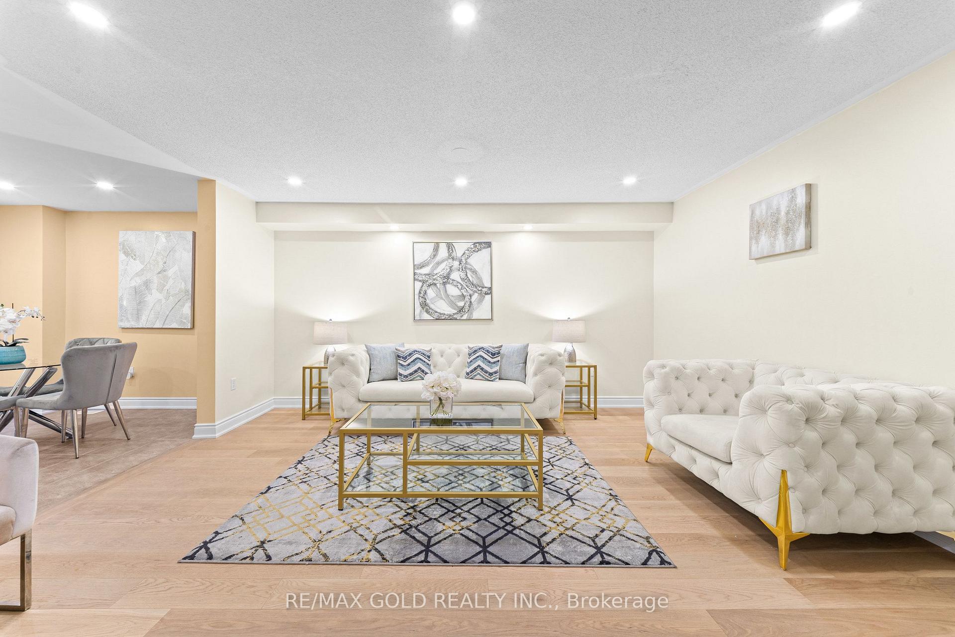 Photo 3 of 107 Crystalview Crescent, Brampton, Bram East — HOMEH