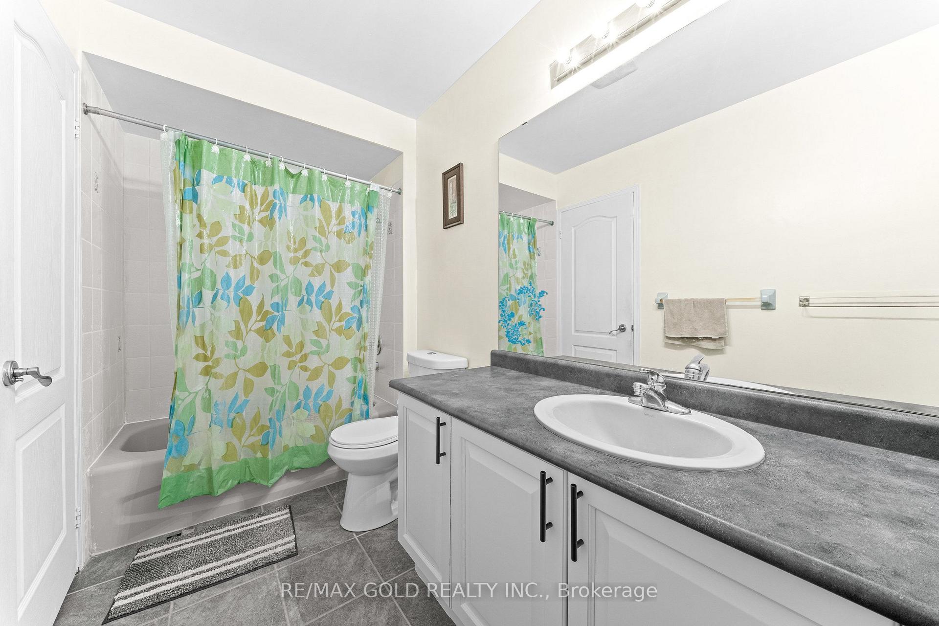 Photo 13 of 107 Crystalview Crescent, Brampton, Bram East — HOMEH