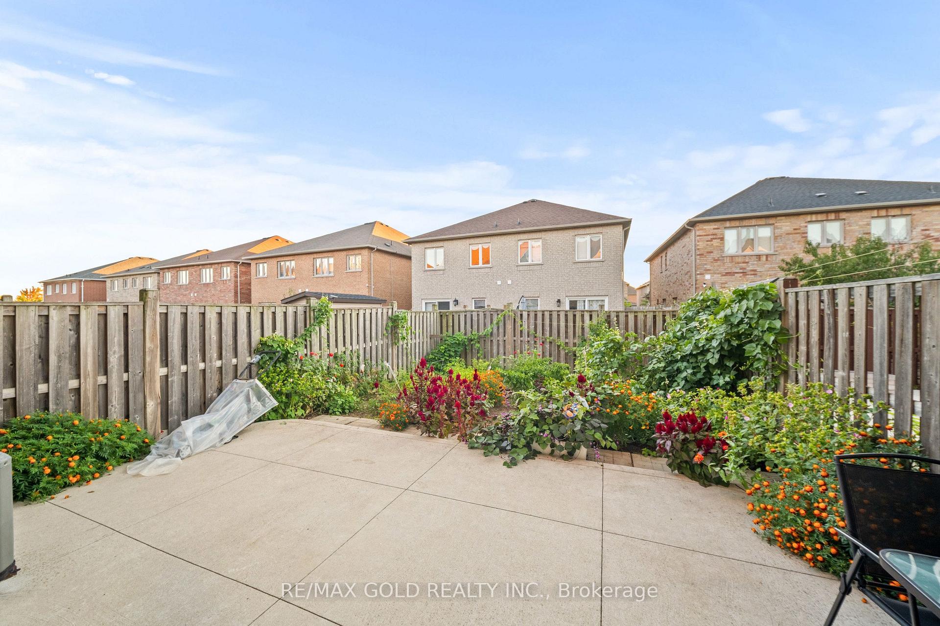Photo 18 of 107 Crystalview Crescent, Brampton, Bram East — HOMEH