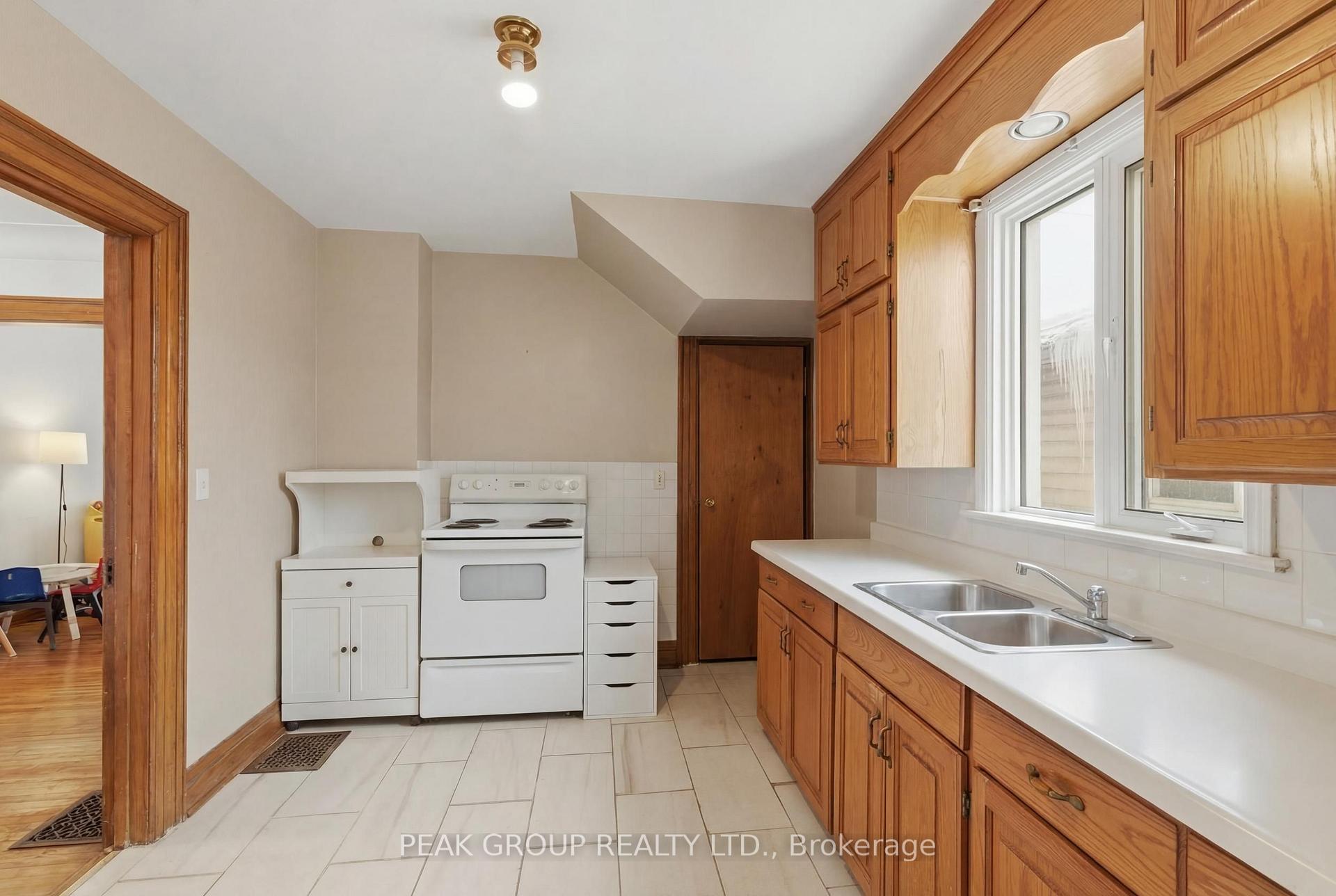 Photo 6 of 6289 Ker Street, Niagara Falls, Dorchester — HOMEH