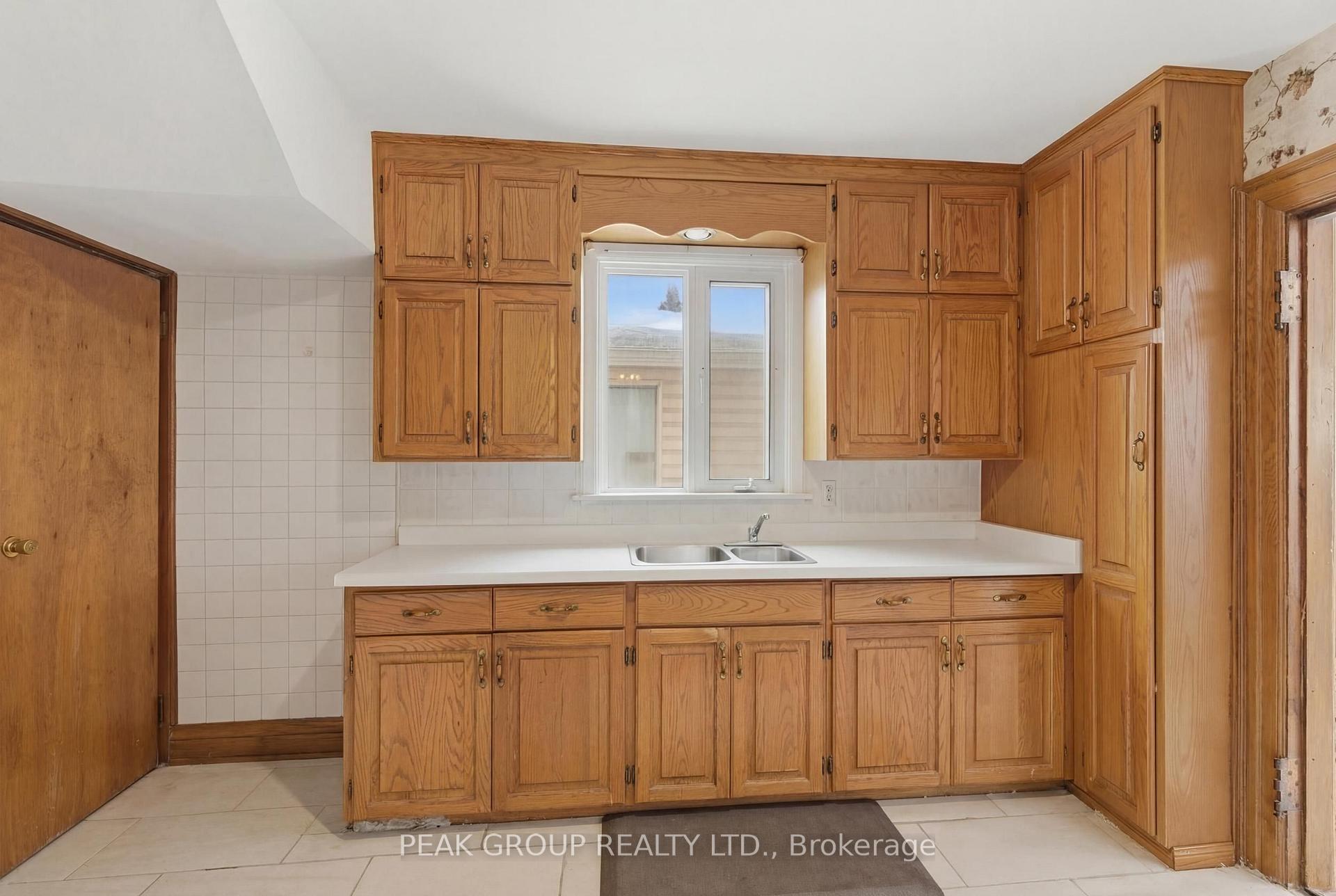 Photo 7 of 6289 Ker Street, Niagara Falls, Dorchester — HOMEH