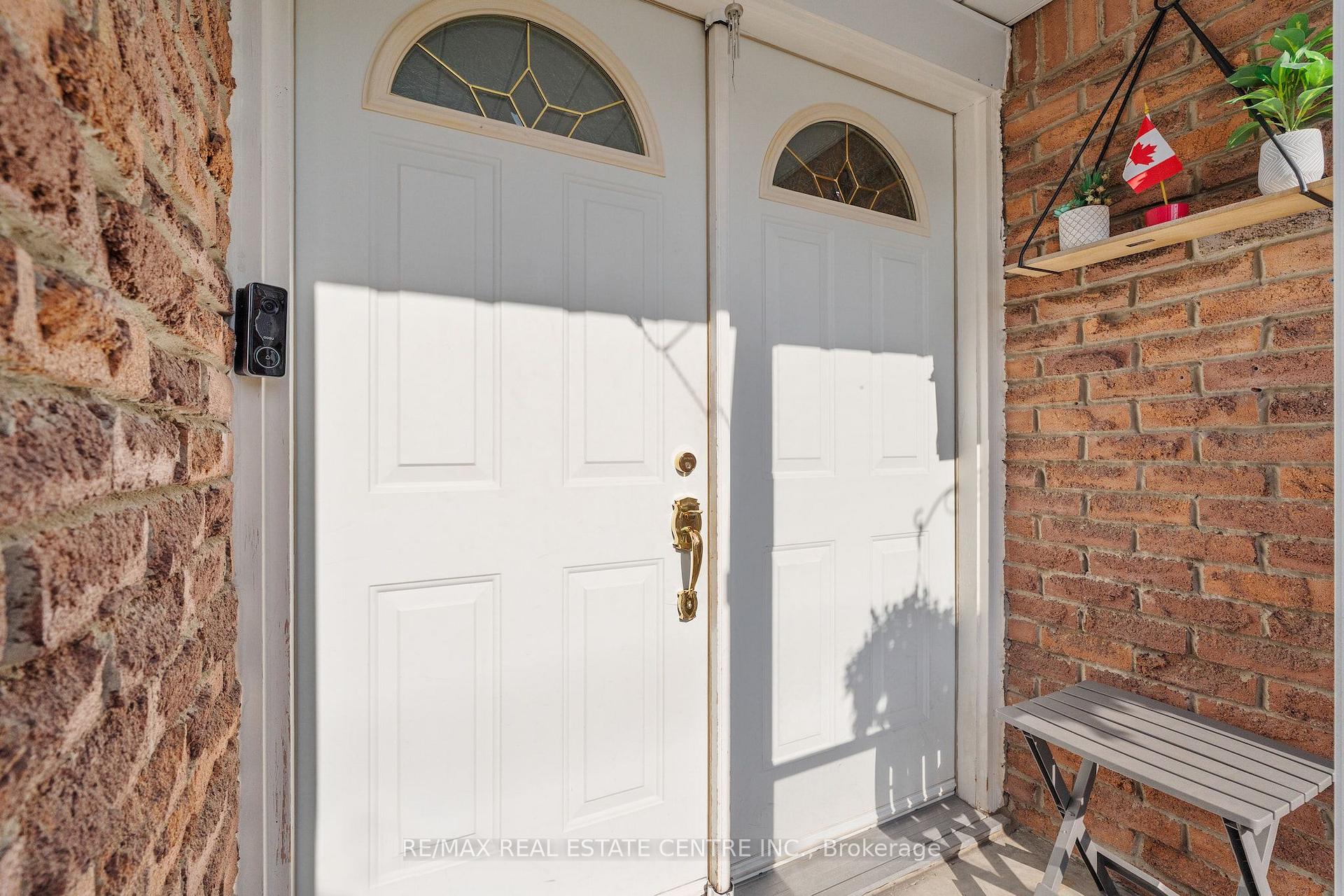 Photo 4 of Unit 15, 33 Celeste Drive, Scarborough, West Hill — HOMEH