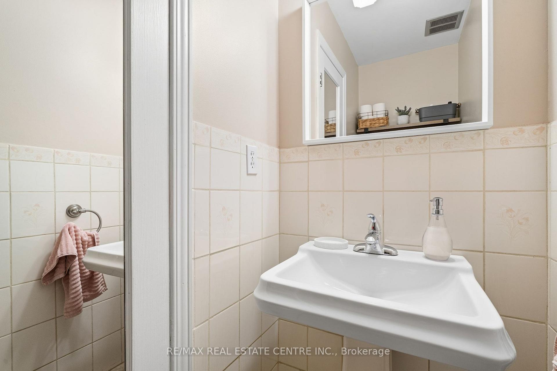 Photo 9 of Unit 15, 33 Celeste Drive, Scarborough, West Hill — HOMEH