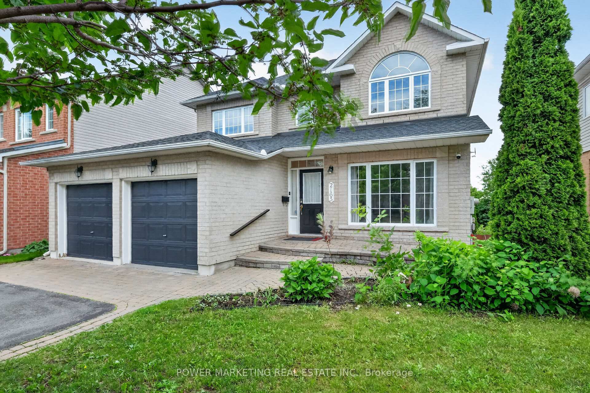 Photo 3 of 2165 Blue Willow Crescent, Ottawa, Chapel Hill South - Orleans Village — HOMEH
