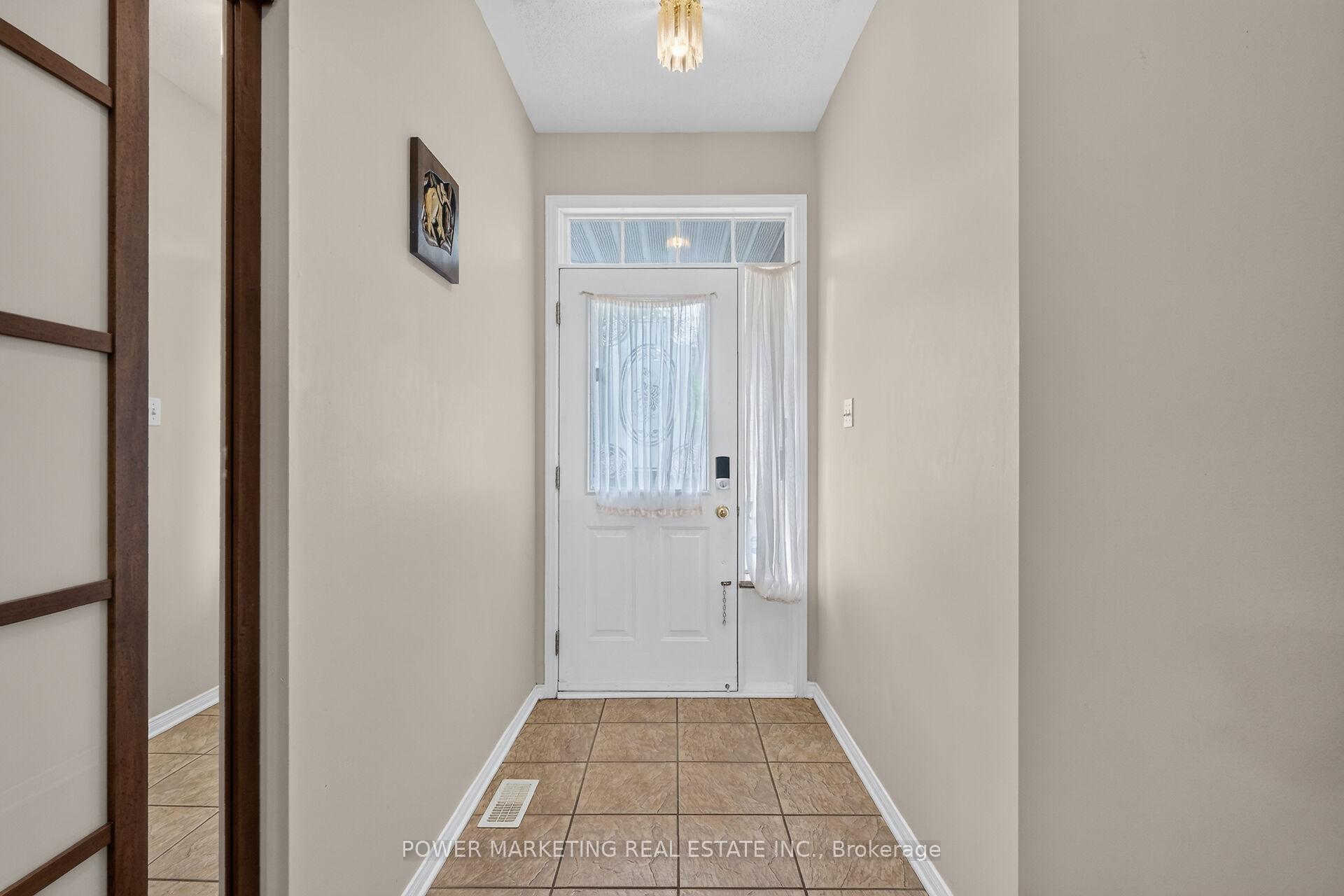 Photo 5 of 2165 Blue Willow Crescent, Ottawa, Chapel Hill South - Orleans Village — HOMEH
