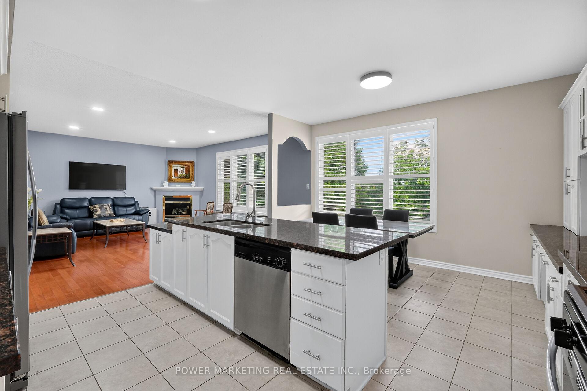 Photo 15 of 2165 Blue Willow Crescent, Ottawa, Chapel Hill South - Orleans Village — HOMEH