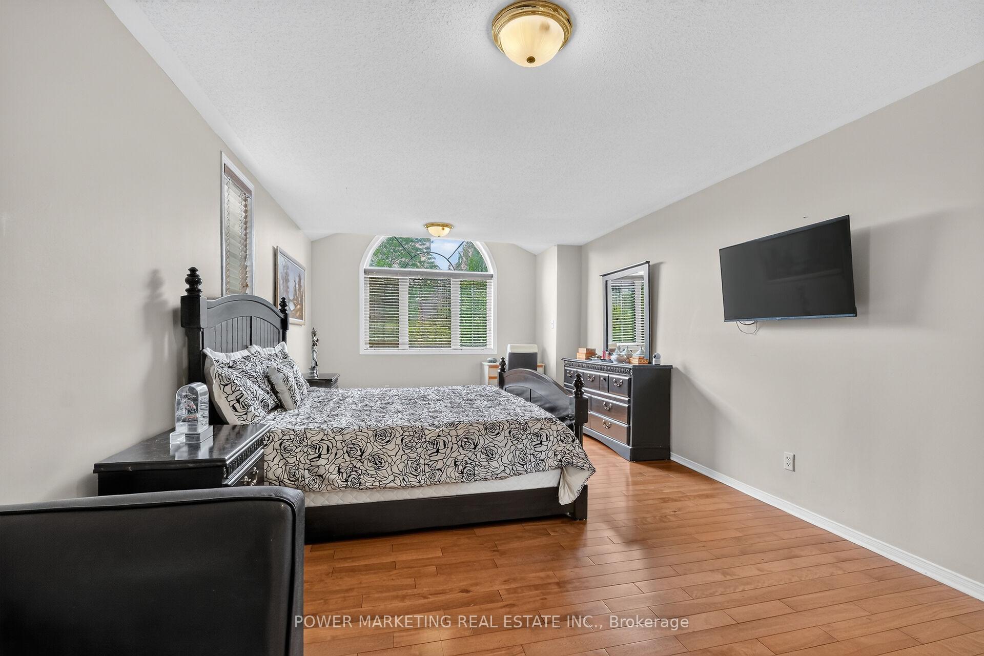 Photo 32 of 2165 Blue Willow Crescent, Ottawa, Chapel Hill South - Orleans Village — HOMEH