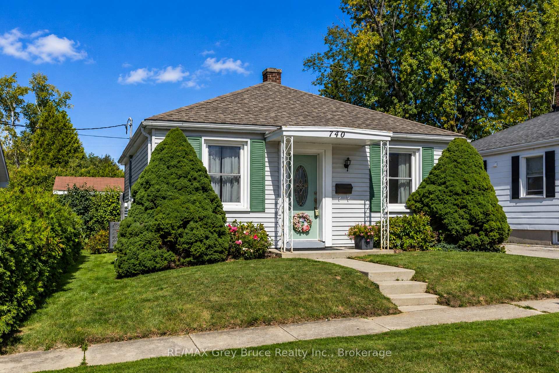 Photo 1 of 740 5th Street E, Owen Sound — HOMEH