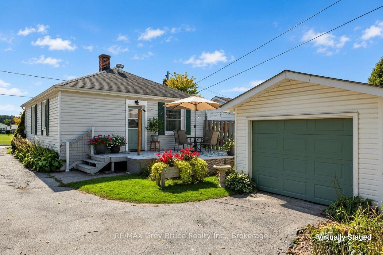 Photo 4 of 740 5th Street E, Owen Sound — HOMEH