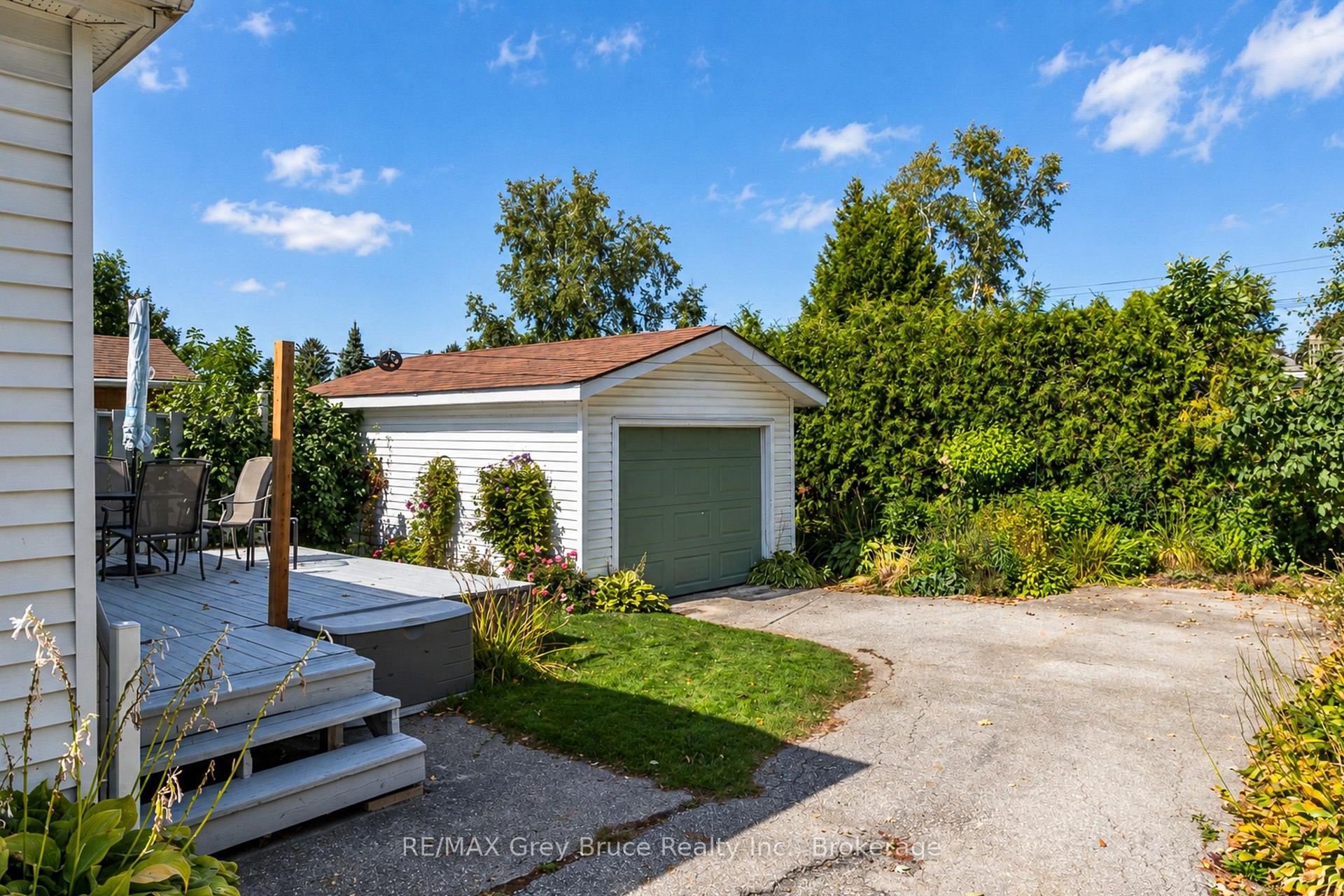 Photo 5 of 740 5th Street E, Owen Sound — HOMEH