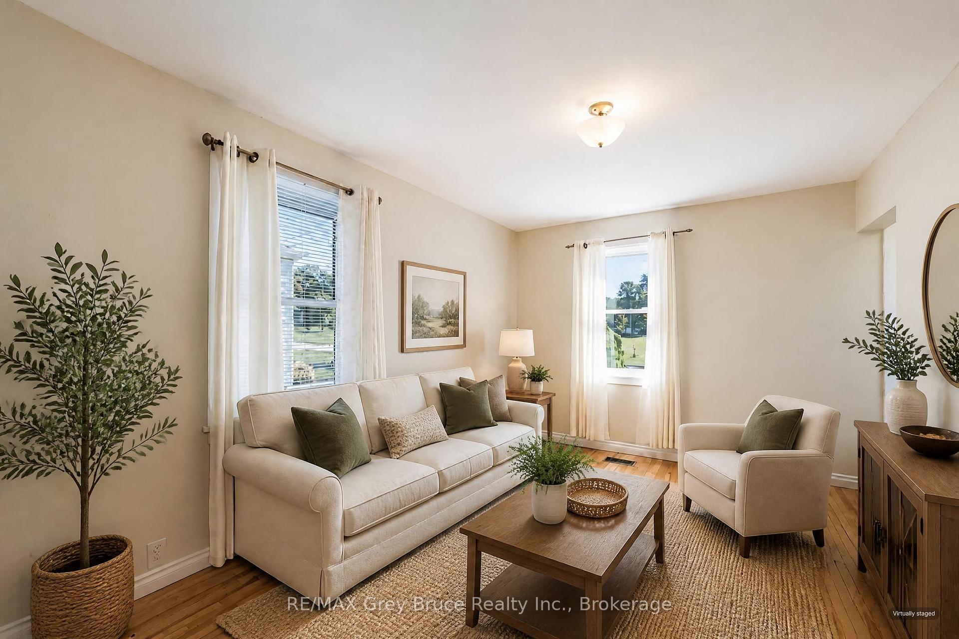 Photo 13 of 740 5th Street E, Owen Sound — HOMEH
