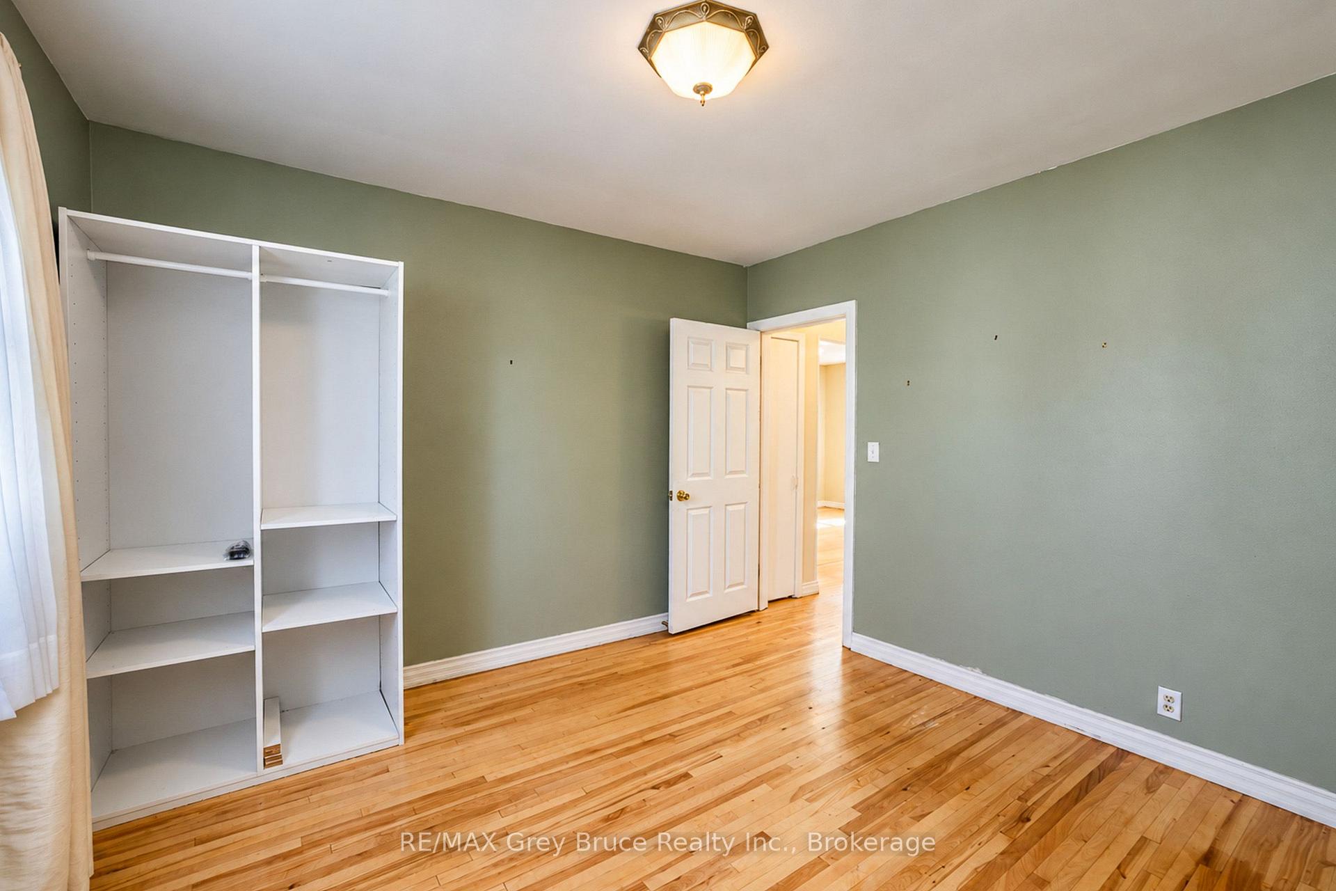 Photo 16 of 740 5th Street E, Owen Sound — HOMEH