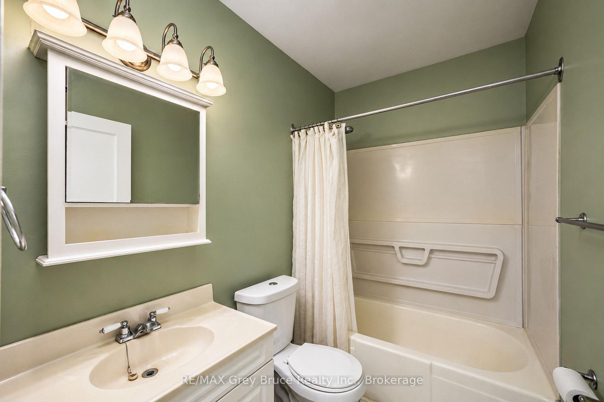 Photo 19 of 740 5th Street E, Owen Sound — HOMEH