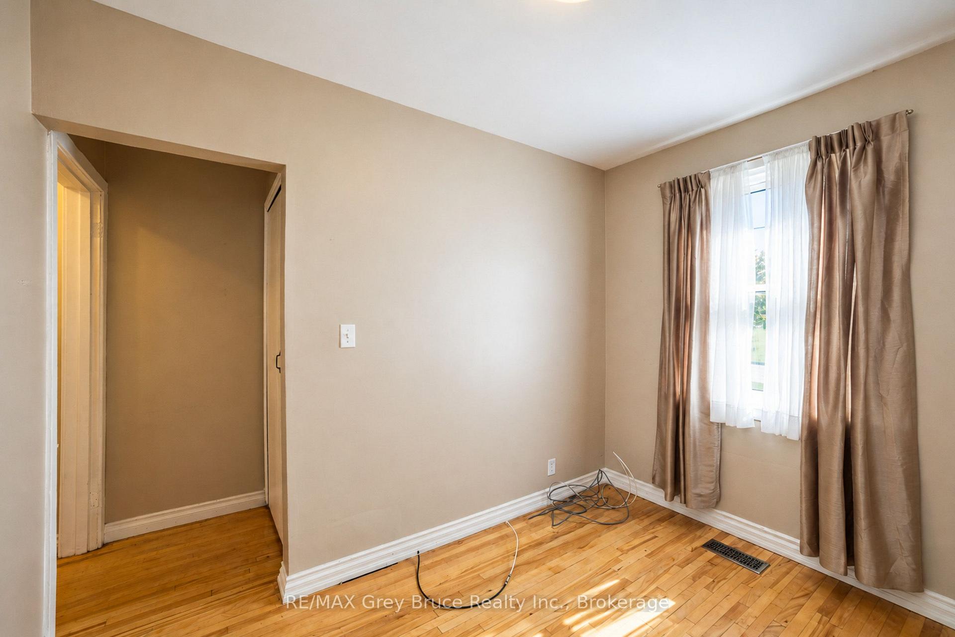 Photo 20 of 740 5th Street E, Owen Sound — HOMEH