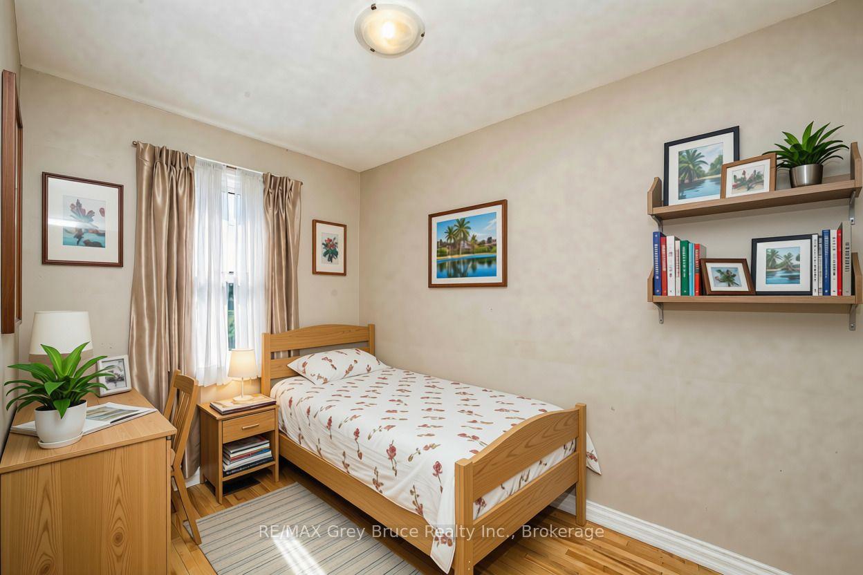 Photo 22 of 740 5th Street E, Owen Sound — HOMEH