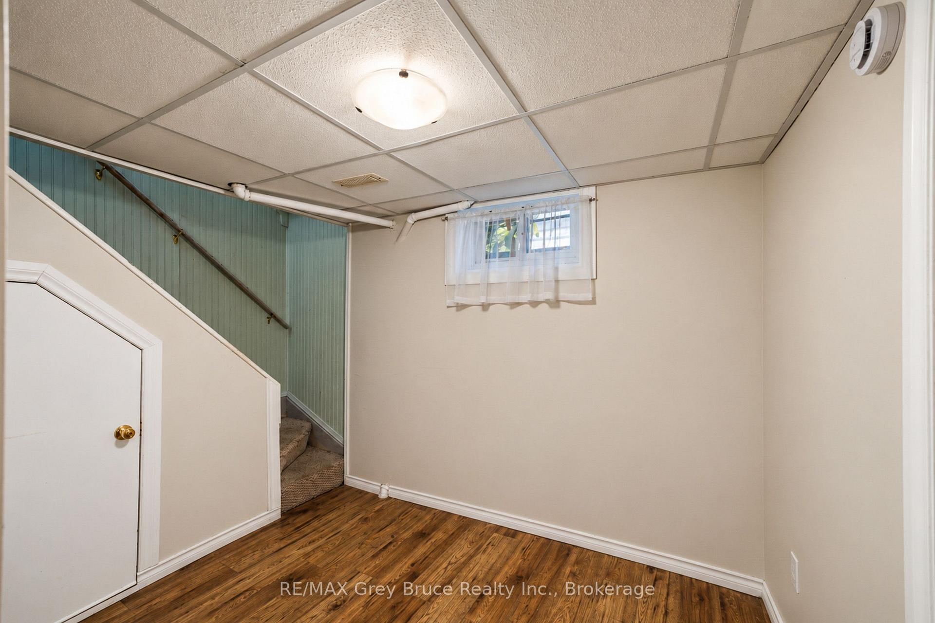 Photo 23 of 740 5th Street E, Owen Sound — HOMEH