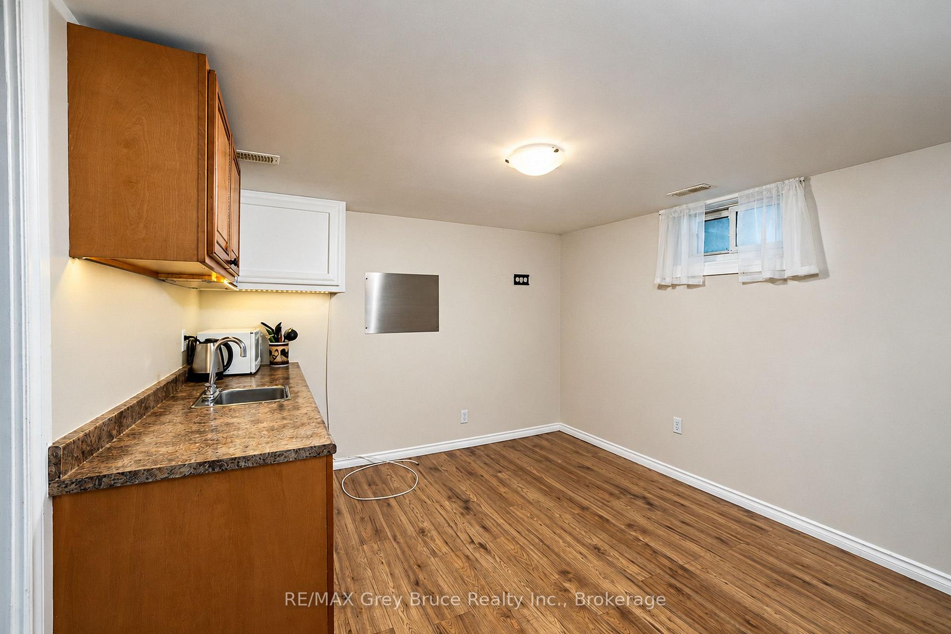 Photo 25 of 740 5th Street E, Owen Sound — HOMEH